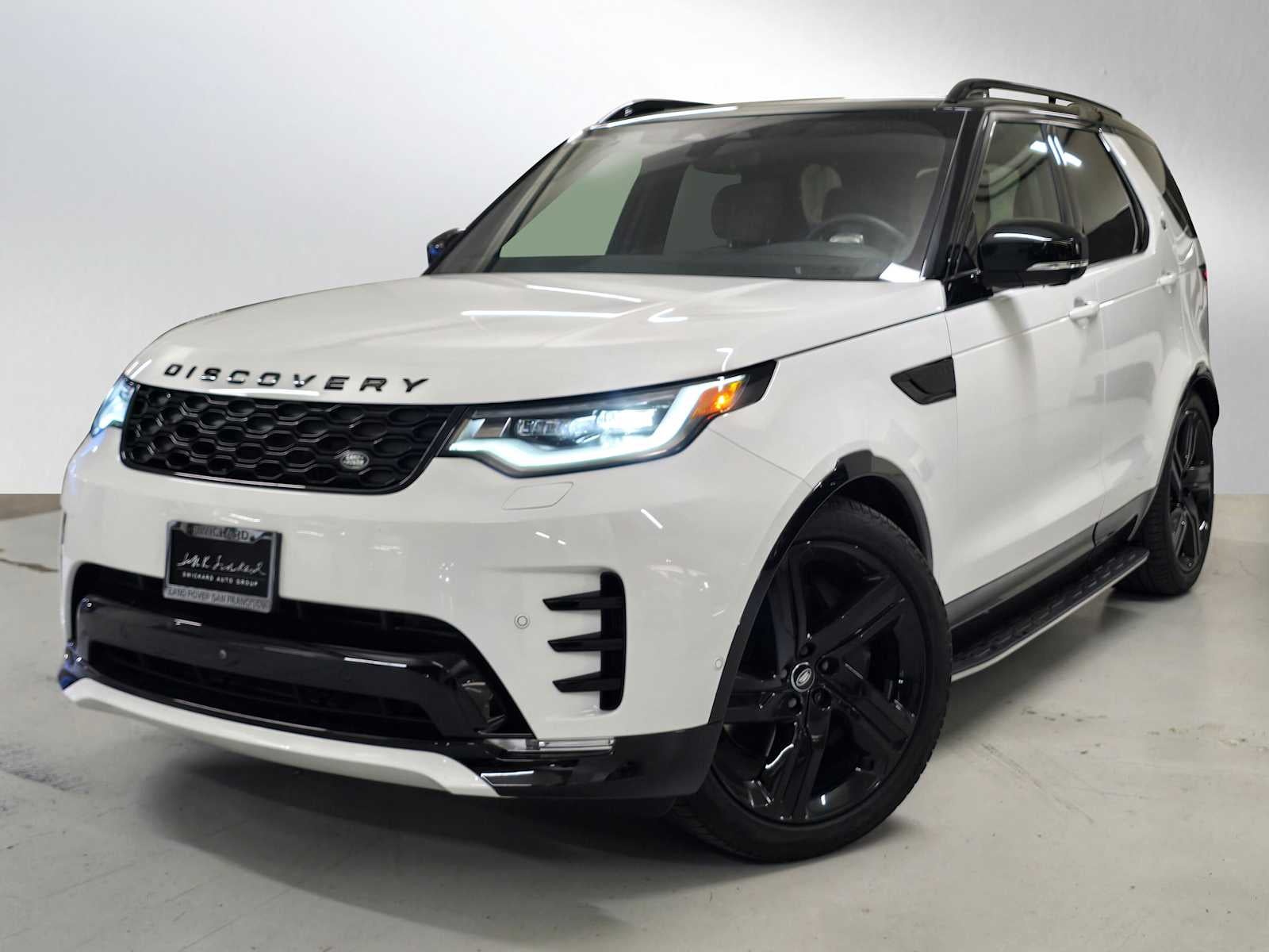 2025 Land Rover Discovery Dynamic SE