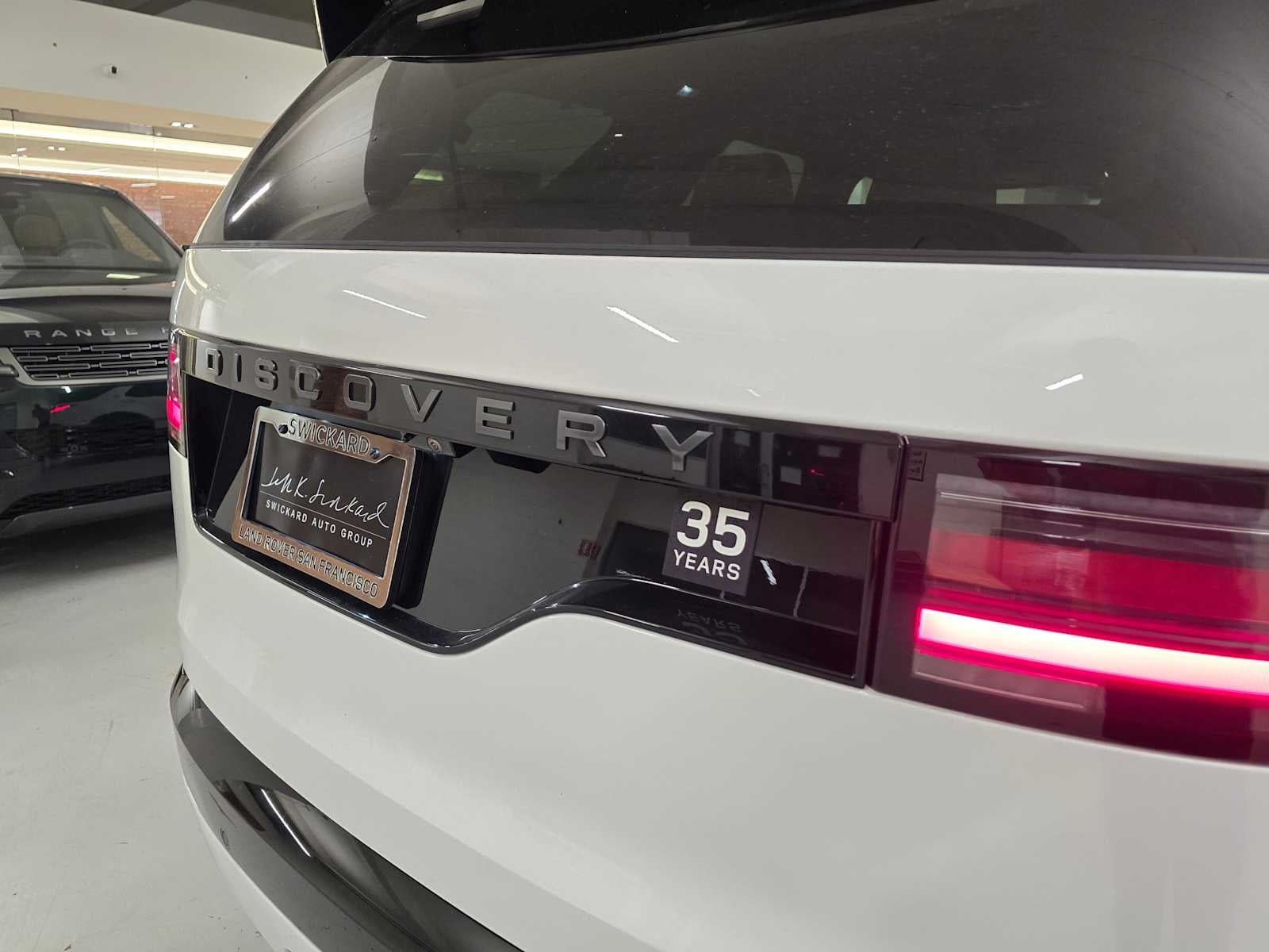 2025 Land Rover Discovery Dynamic SE