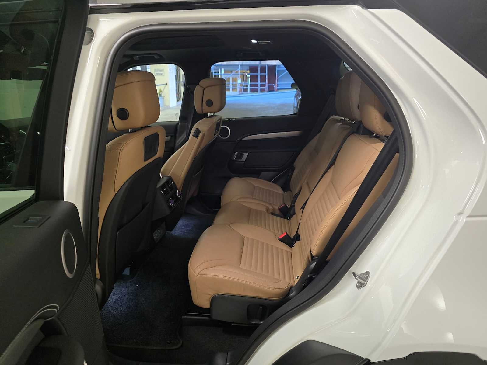 2025 Land Rover Discovery Dynamic SE