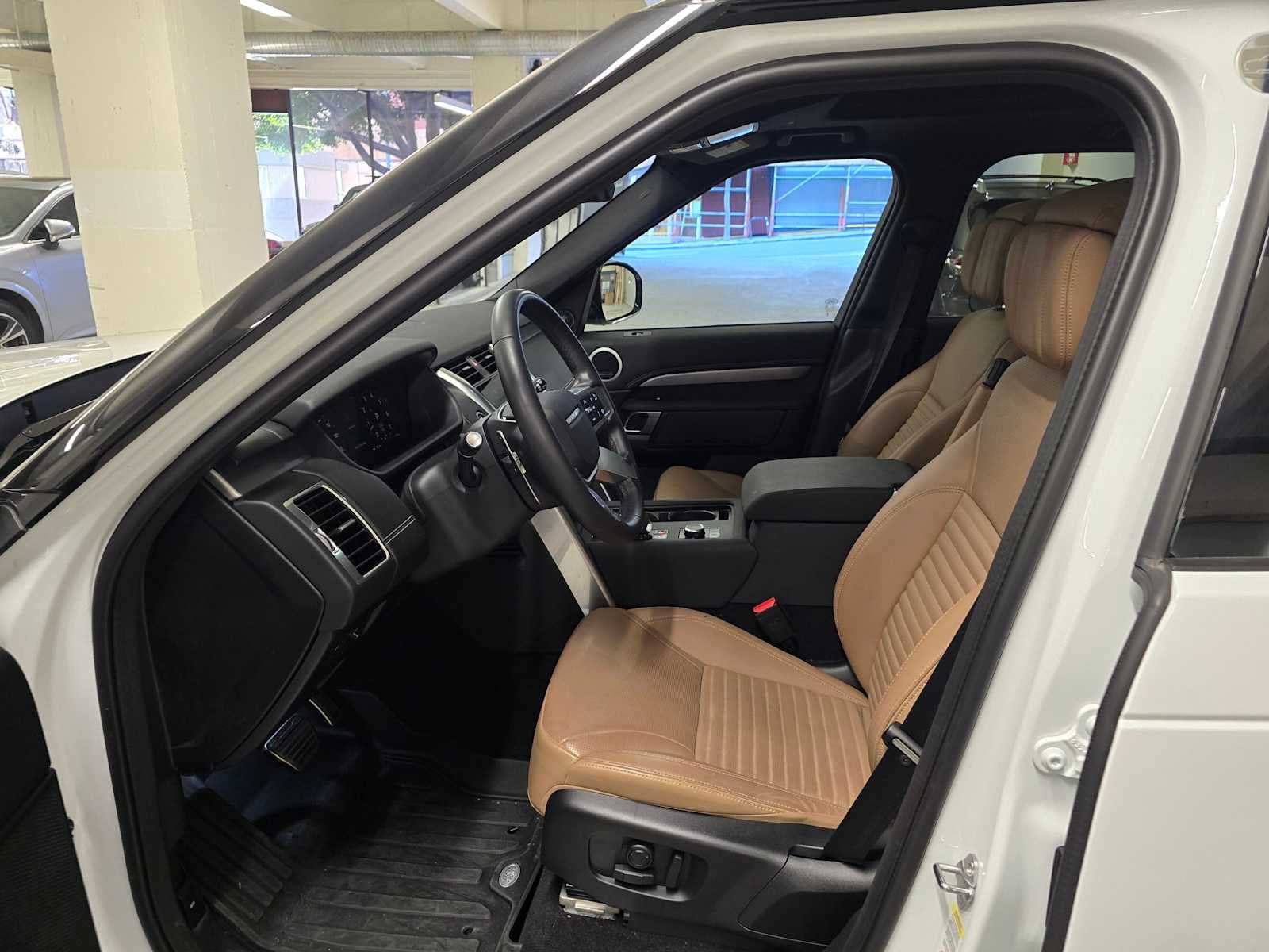 2025 Land Rover Discovery Dynamic SE