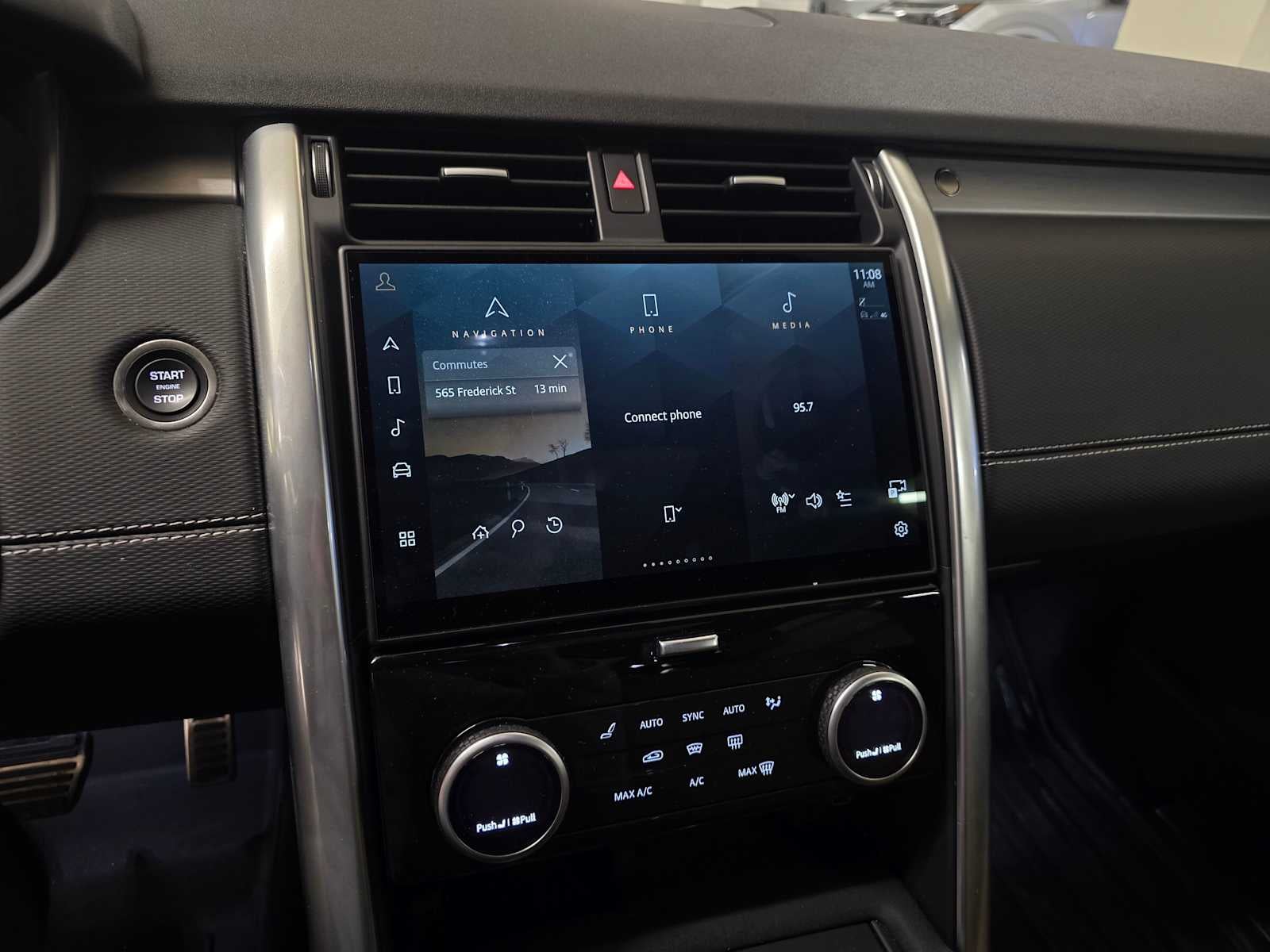 2025 Land Rover Discovery Dynamic SE