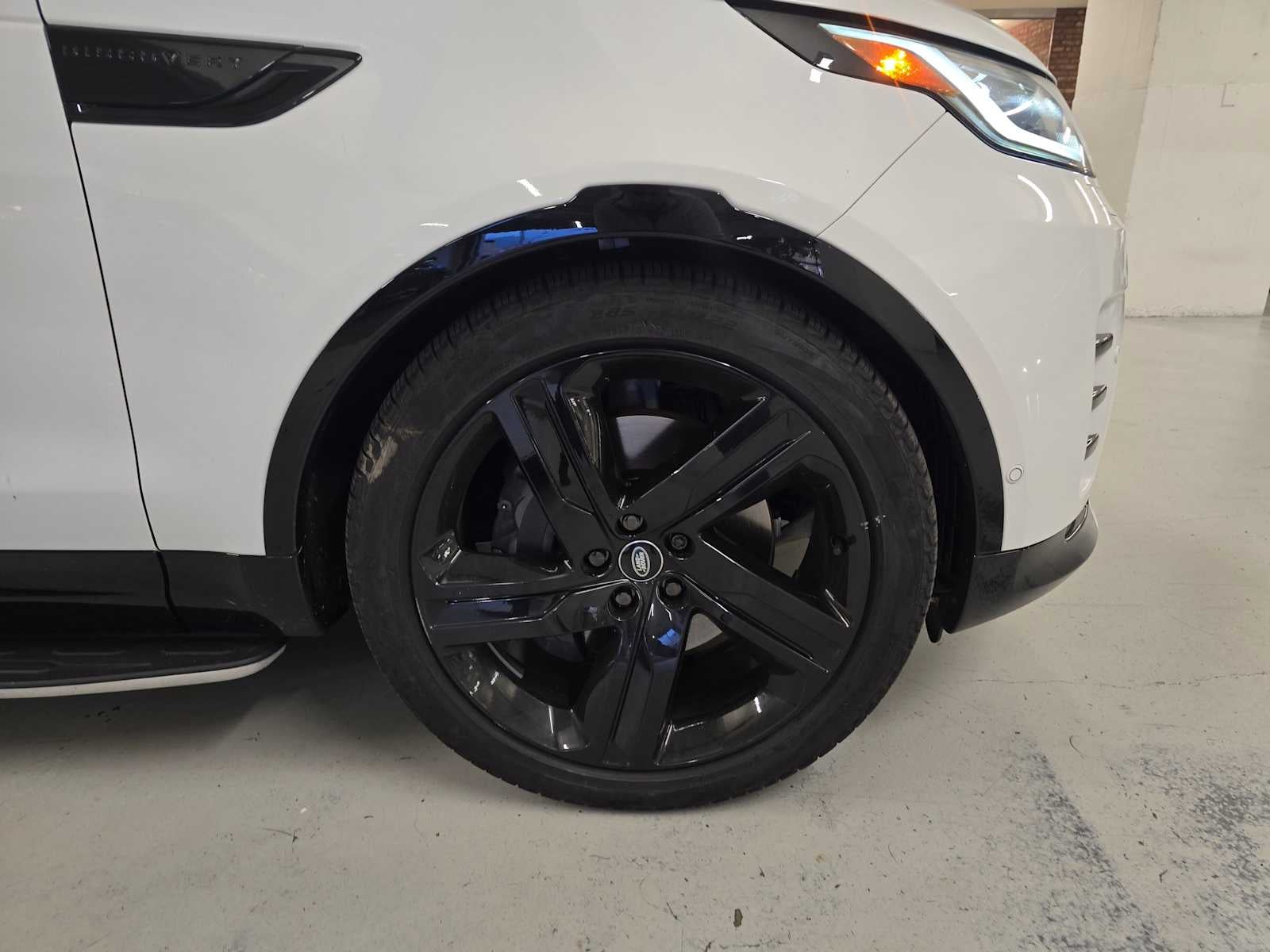 2025 Land Rover Discovery Dynamic SE