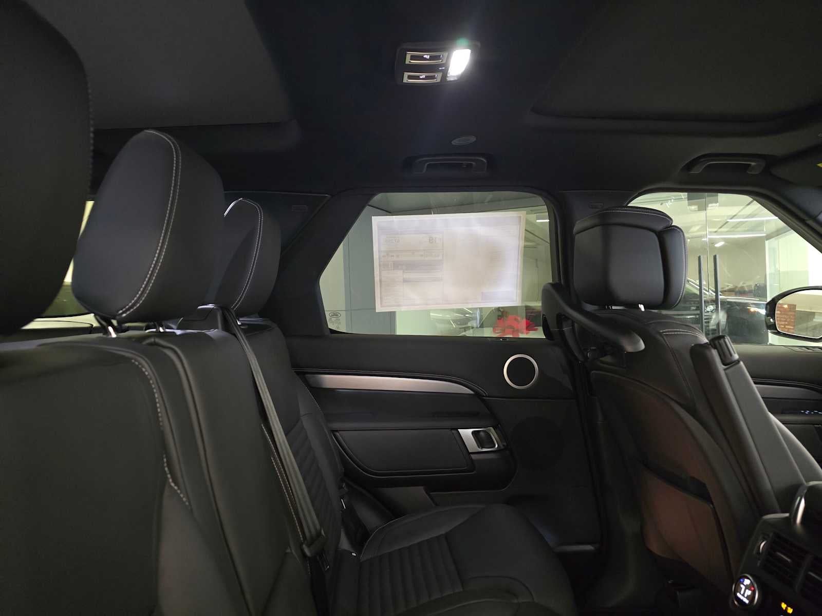2025 Land Rover Discovery Dynamic SE