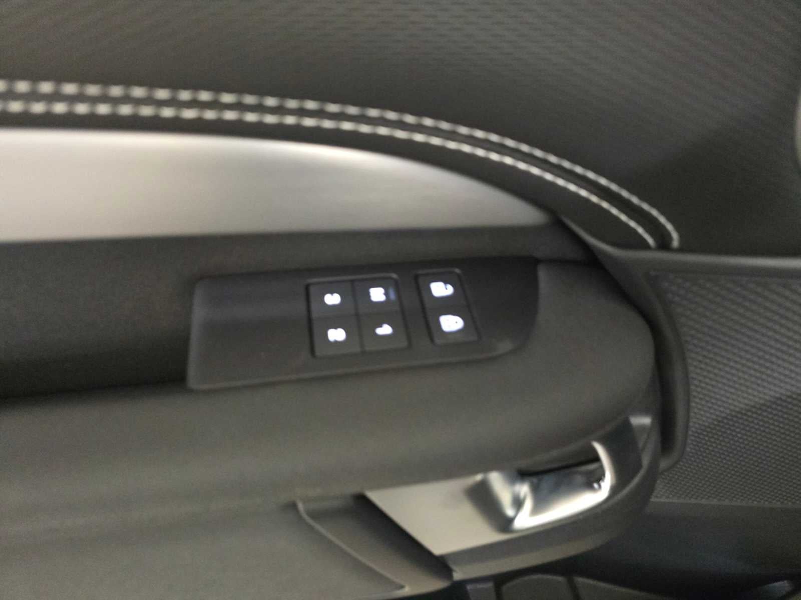 2025 Land Rover Discovery Dynamic SE