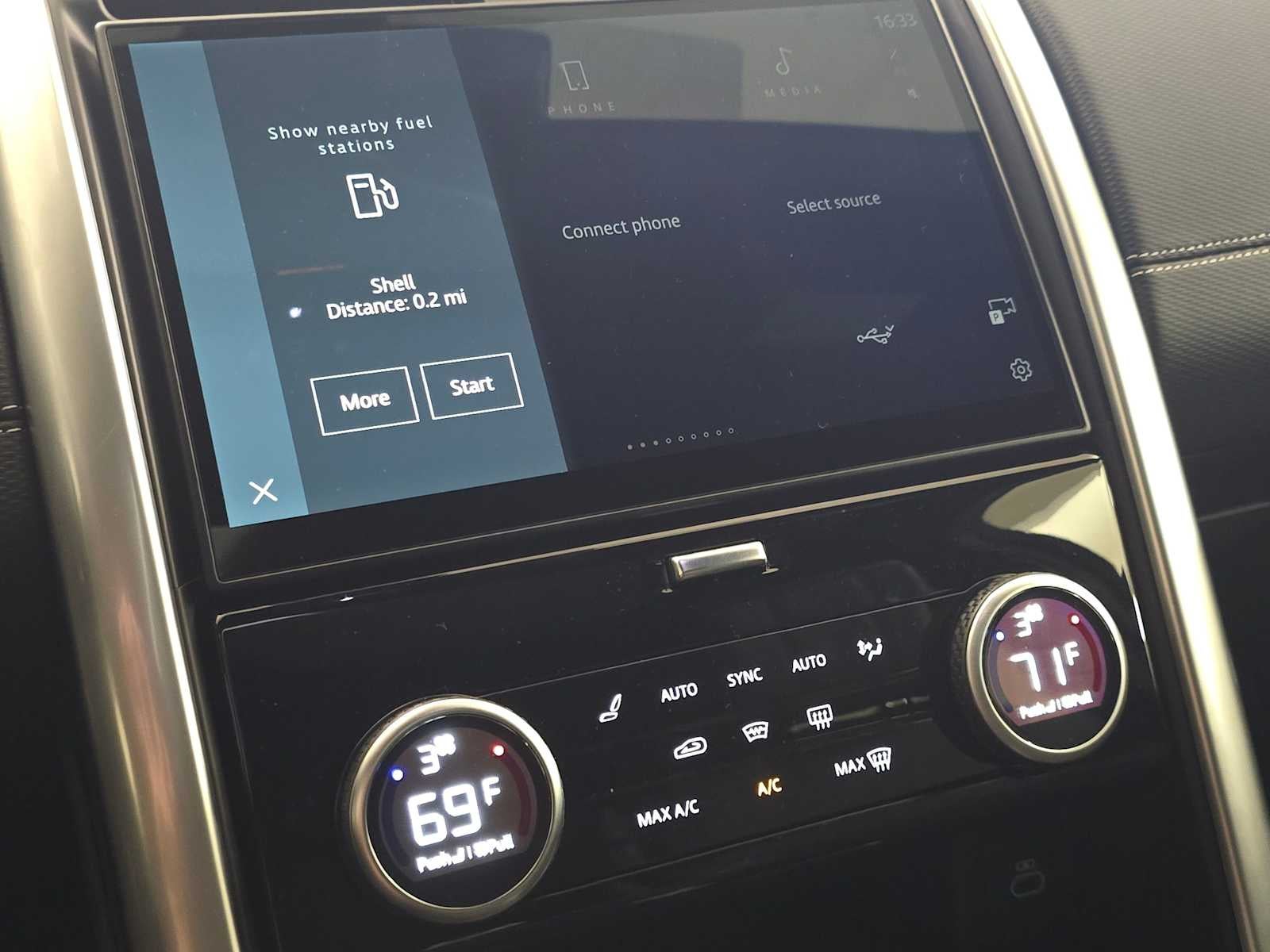 2025 Land Rover Discovery Dynamic SE