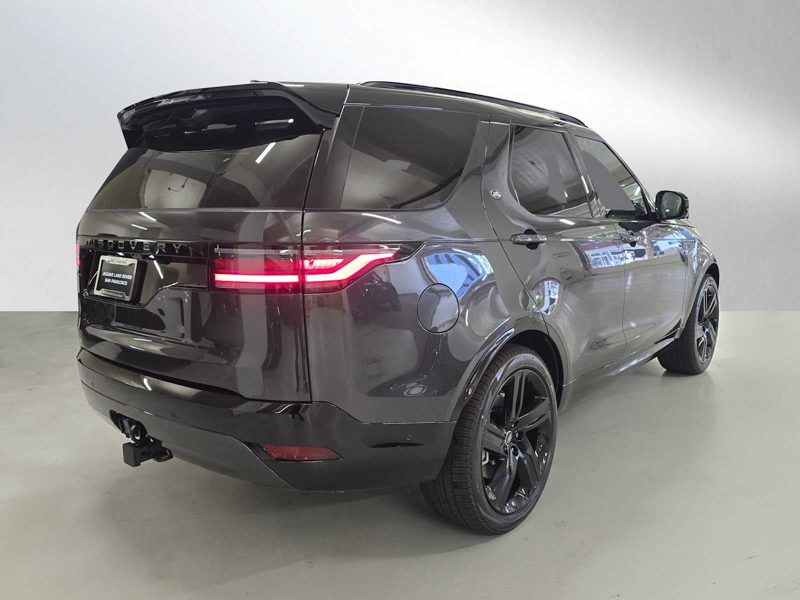 2025 Land Rover Discovery Dynamic SE