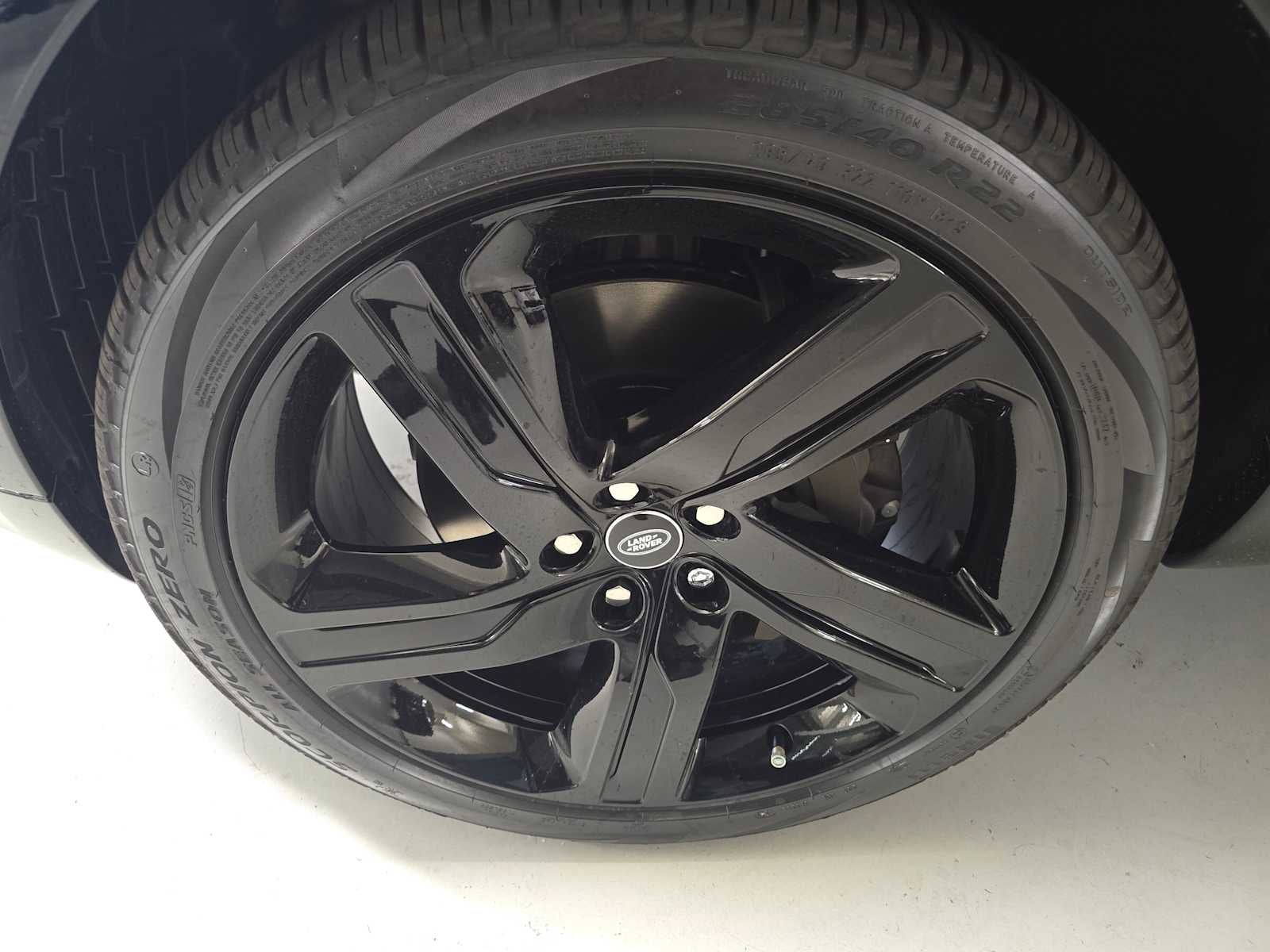 2025 Land Rover Discovery Dynamic SE