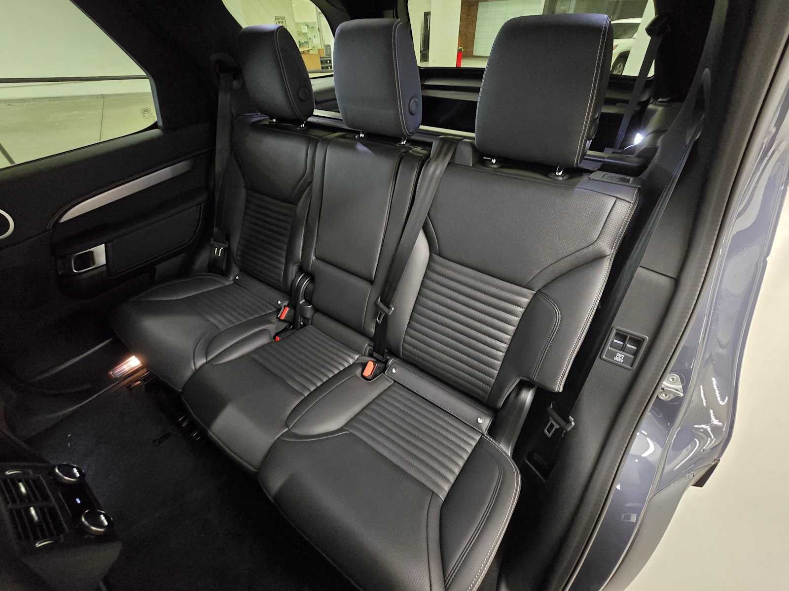 2026 Land Rover Discovery Gemini Edition