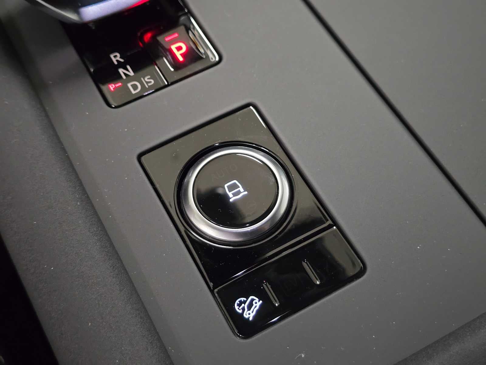 2026 Land Rover Discovery Gemini Edition