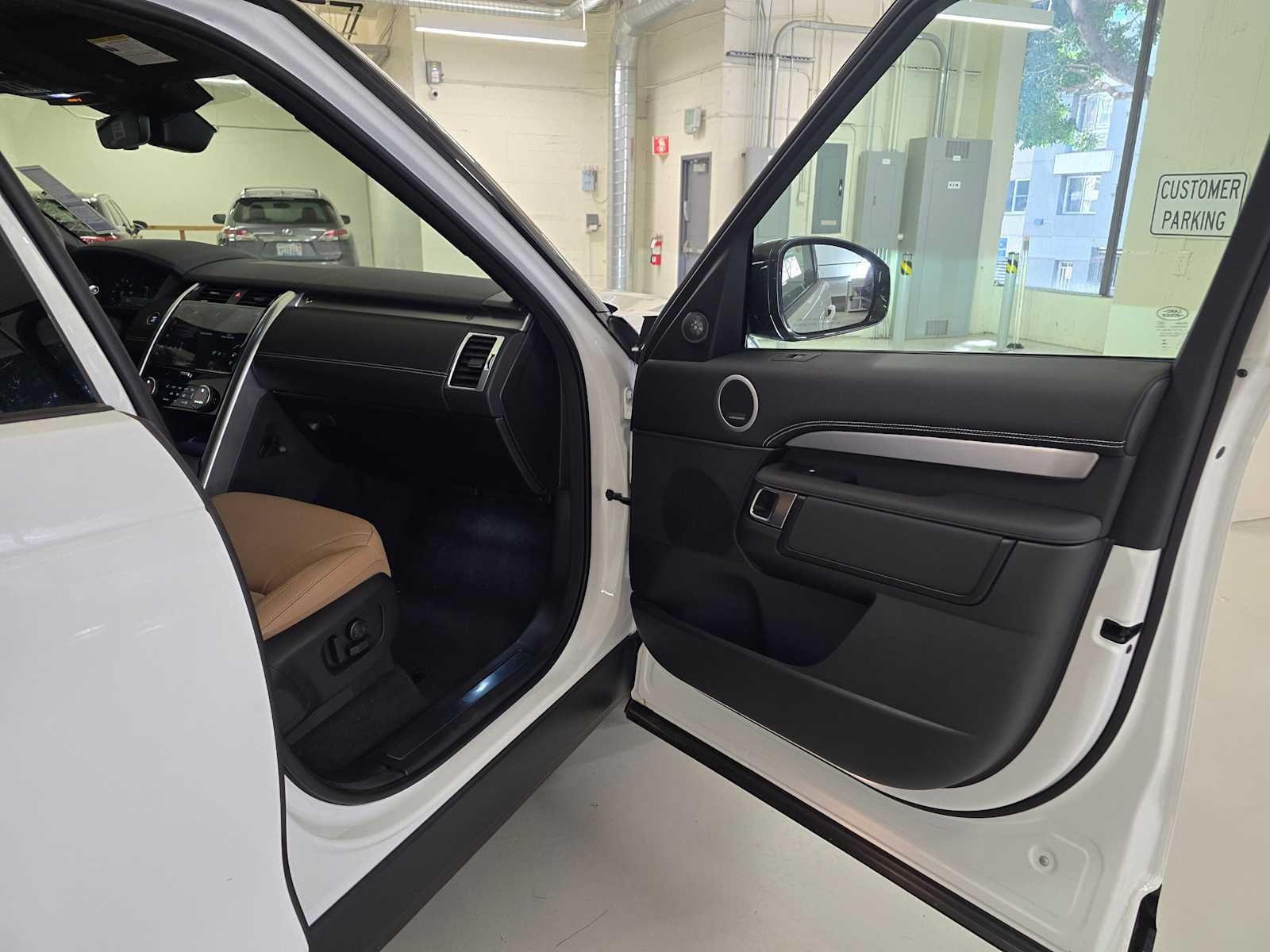 2026 Land Rover Discovery Gemini Edition