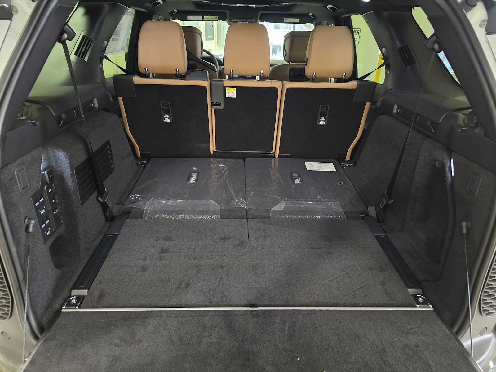 2026 Land Rover Discovery Gemini Edition