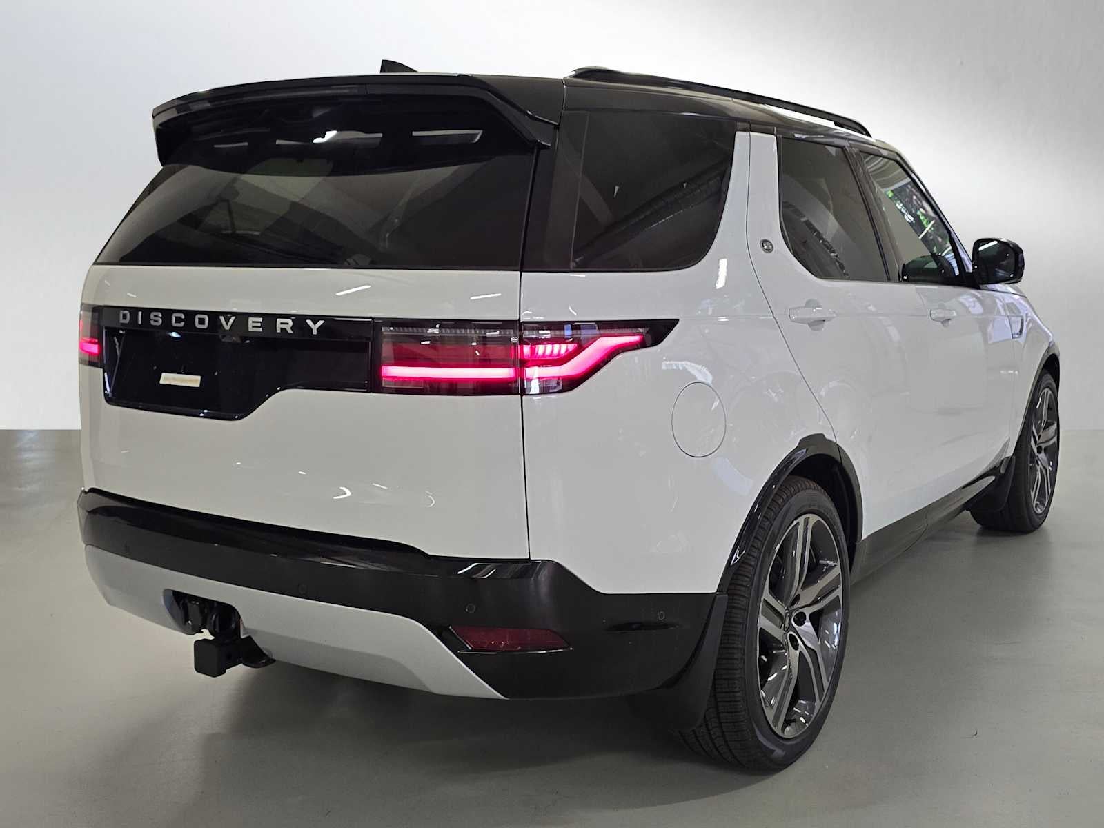 2026 Land Rover Discovery Gemini Edition