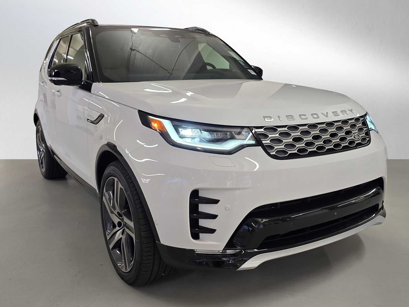 2026 Land Rover Discovery Gemini Edition