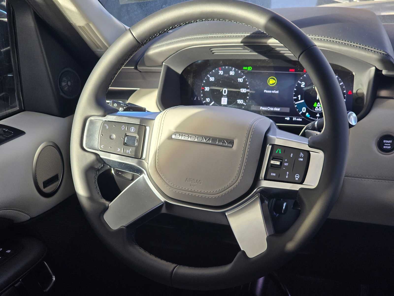 2025 Land Rover Discovery Metropolitan Edition