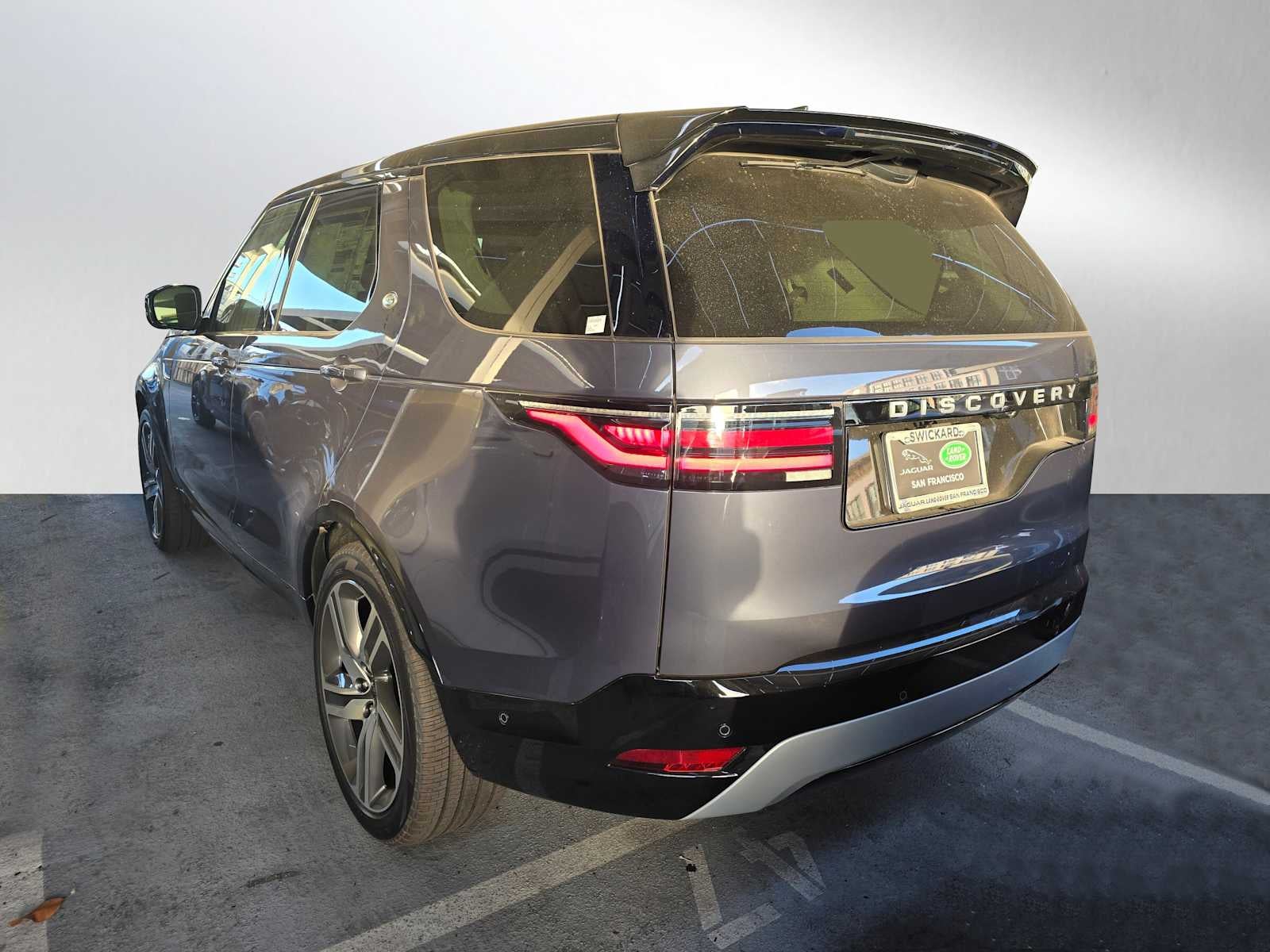 2025 Land Rover Discovery Metropolitan Edition