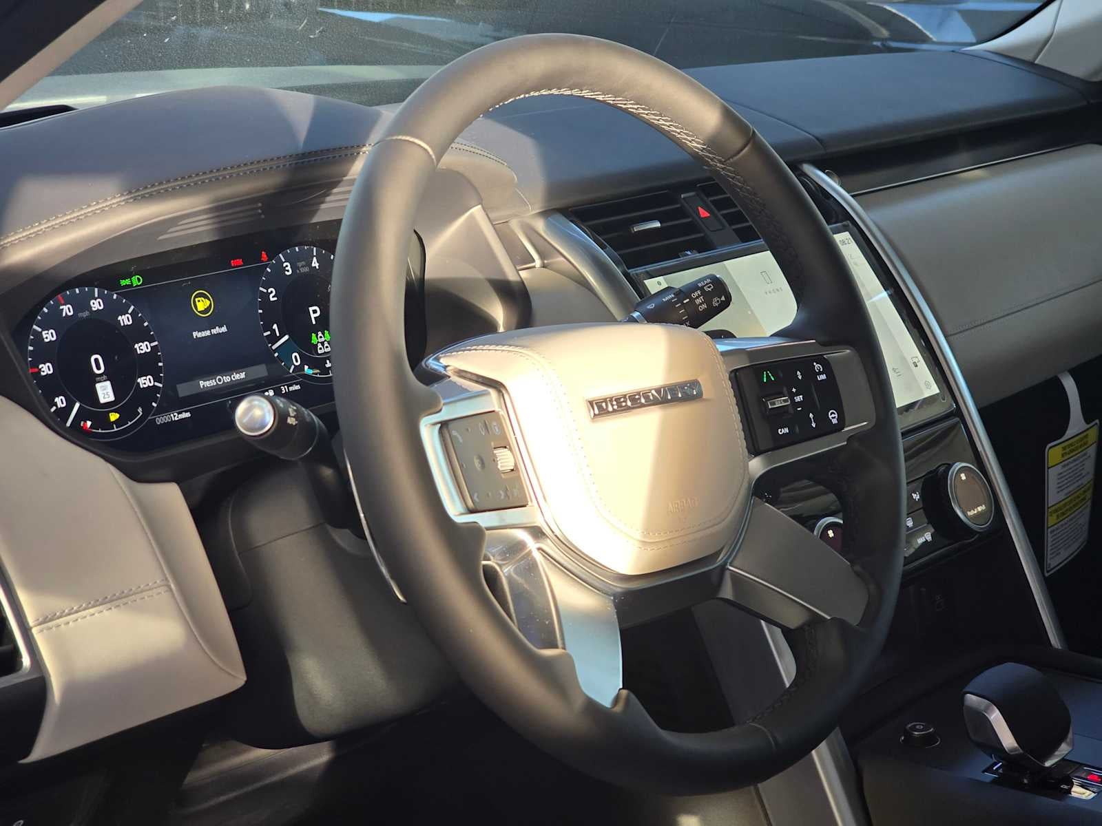 2025 Land Rover Discovery Metropolitan Edition