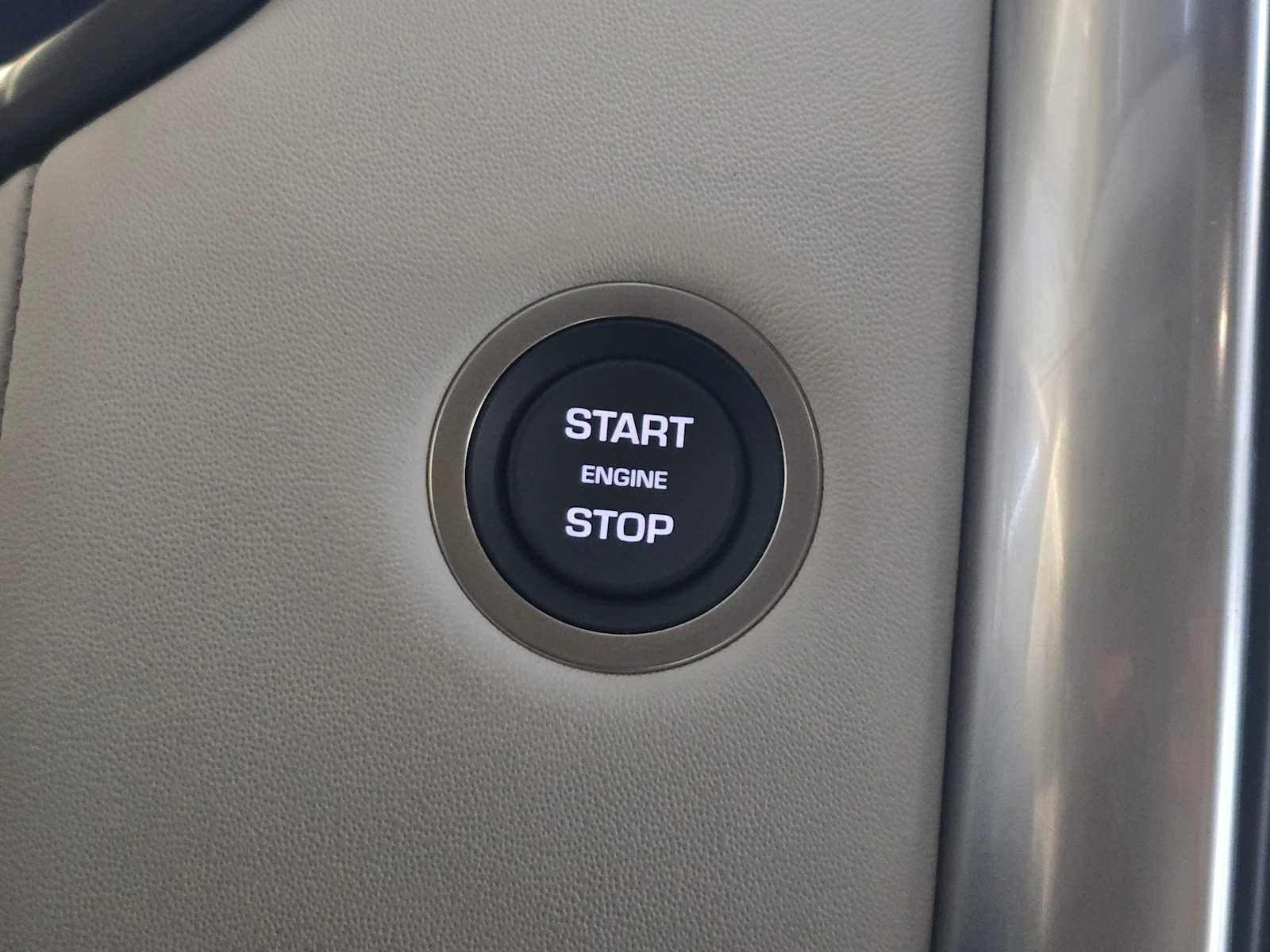 2025 Land Rover Discovery Metropolitan Edition