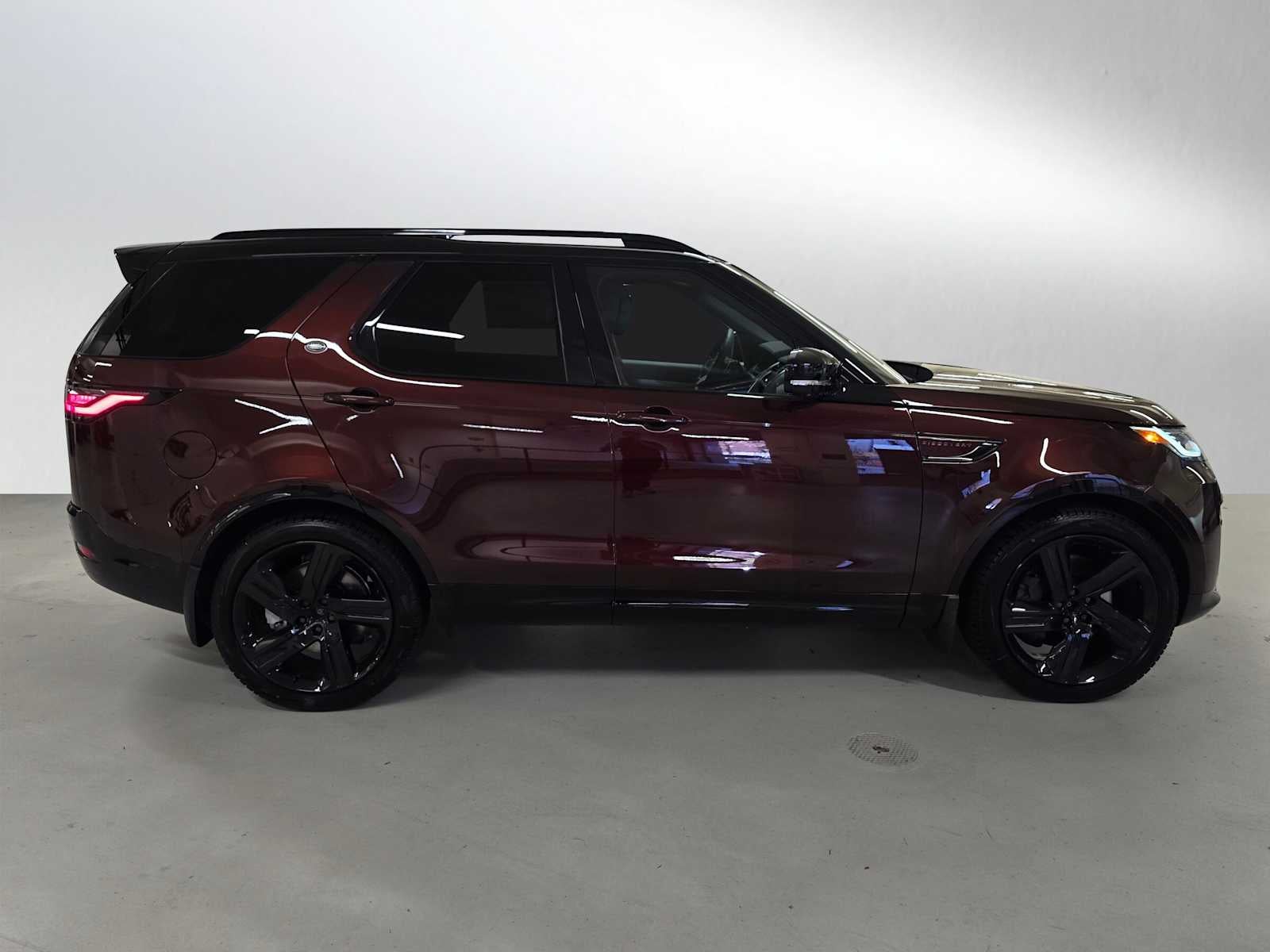 2026 Land Rover Discovery Gemini Edition