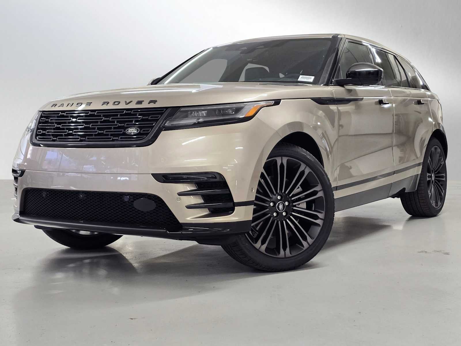 2026 Land Rover Range Rover Velar Dynamic SE