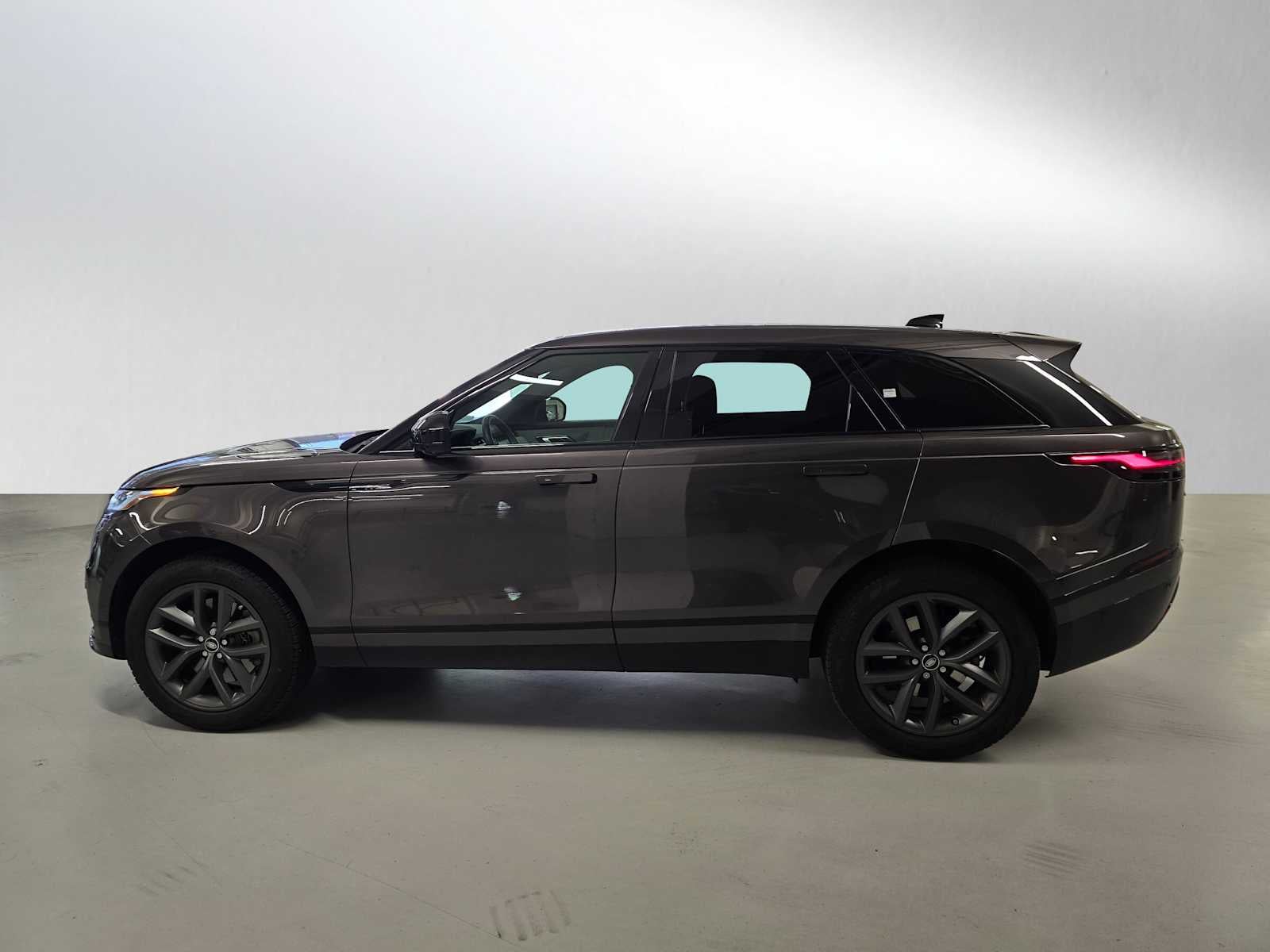 2026 Land Rover Range Rover Velar Dynamic SE