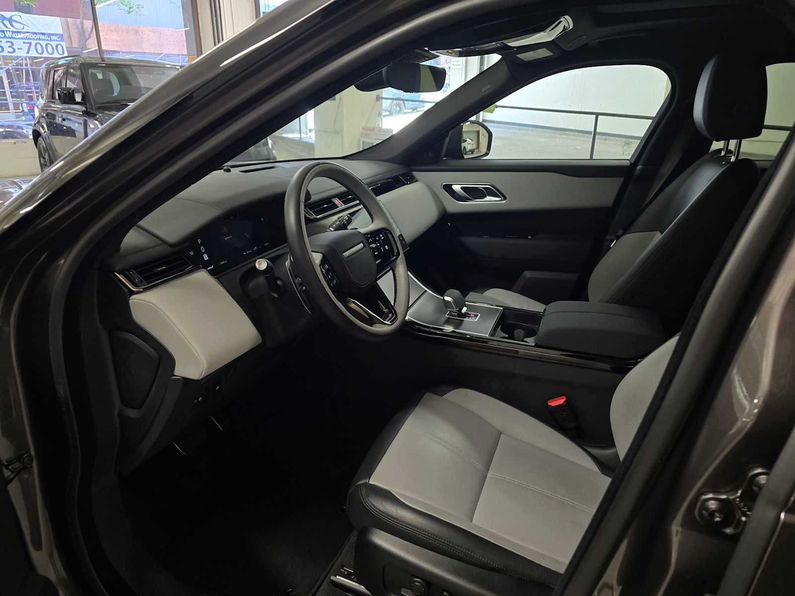 2026 Land Rover Range Rover Velar Dynamic SE