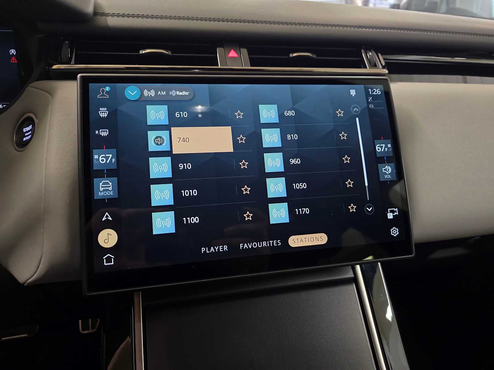 2026 Land Rover Range Rover Velar Dynamic SE