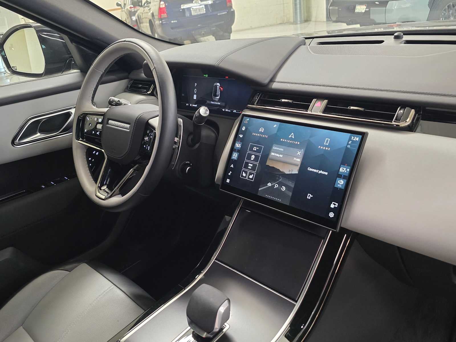 2026 Land Rover Range Rover Velar Dynamic SE