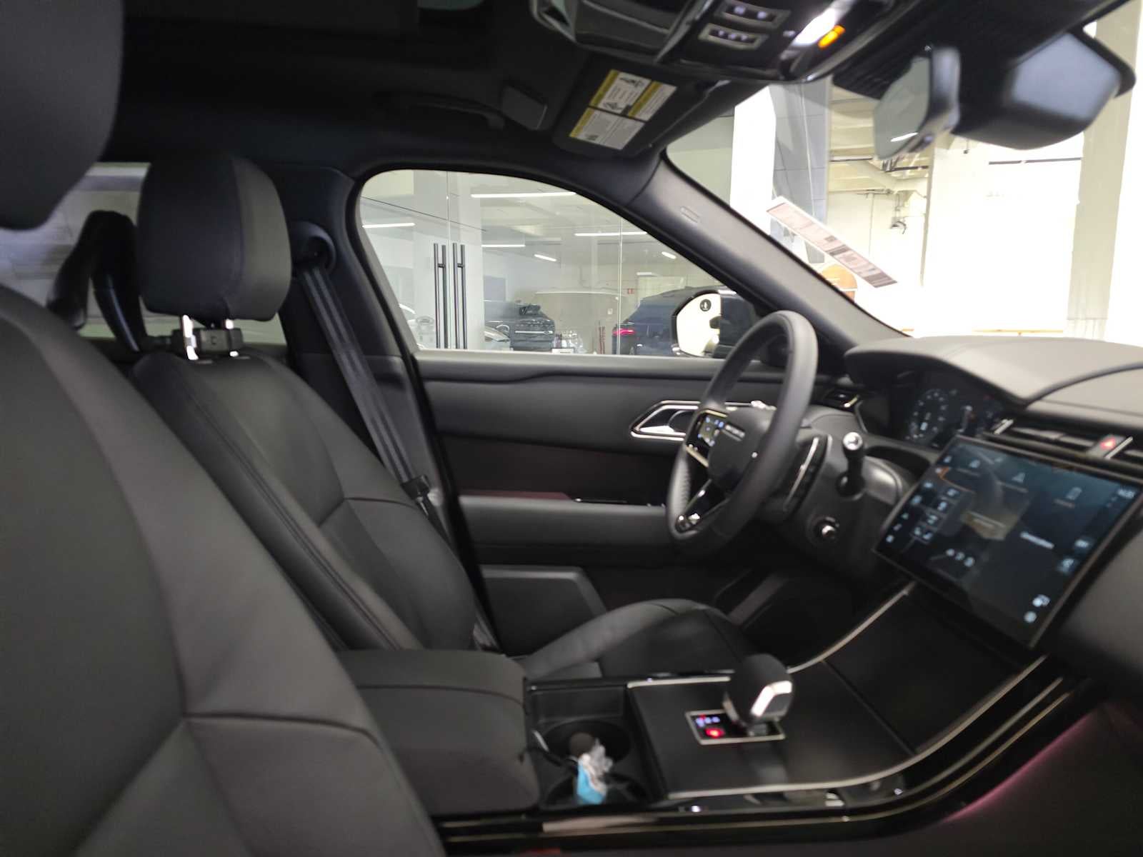 2026 Land Rover Range Rover Velar Dynamic SE