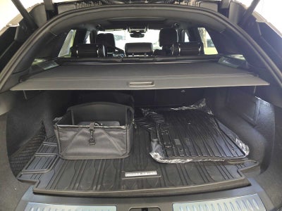 2026 Land Rover Range Rover Velar Dynamic SE