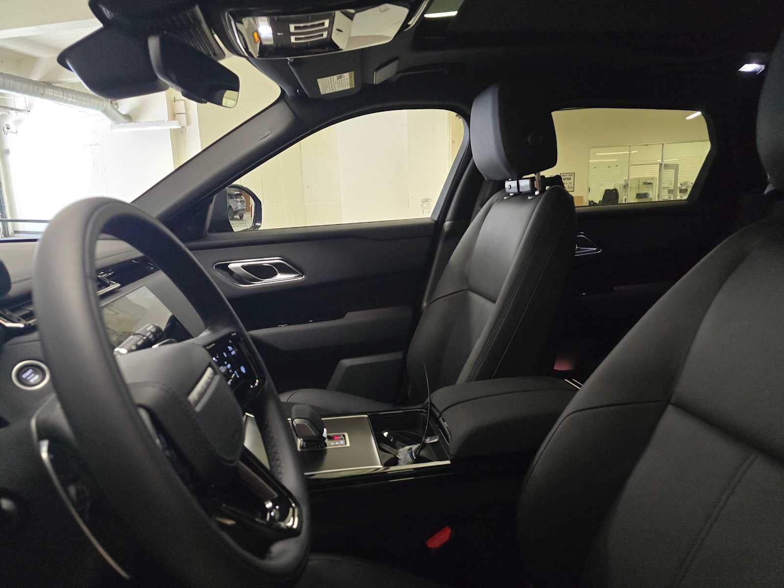 2026 Land Rover Range Rover Velar Dynamic SE