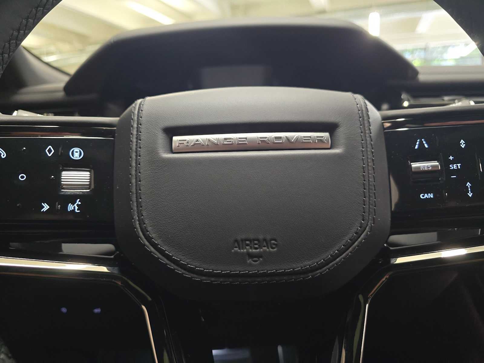 2026 Land Rover Range Rover Velar Dynamic SE