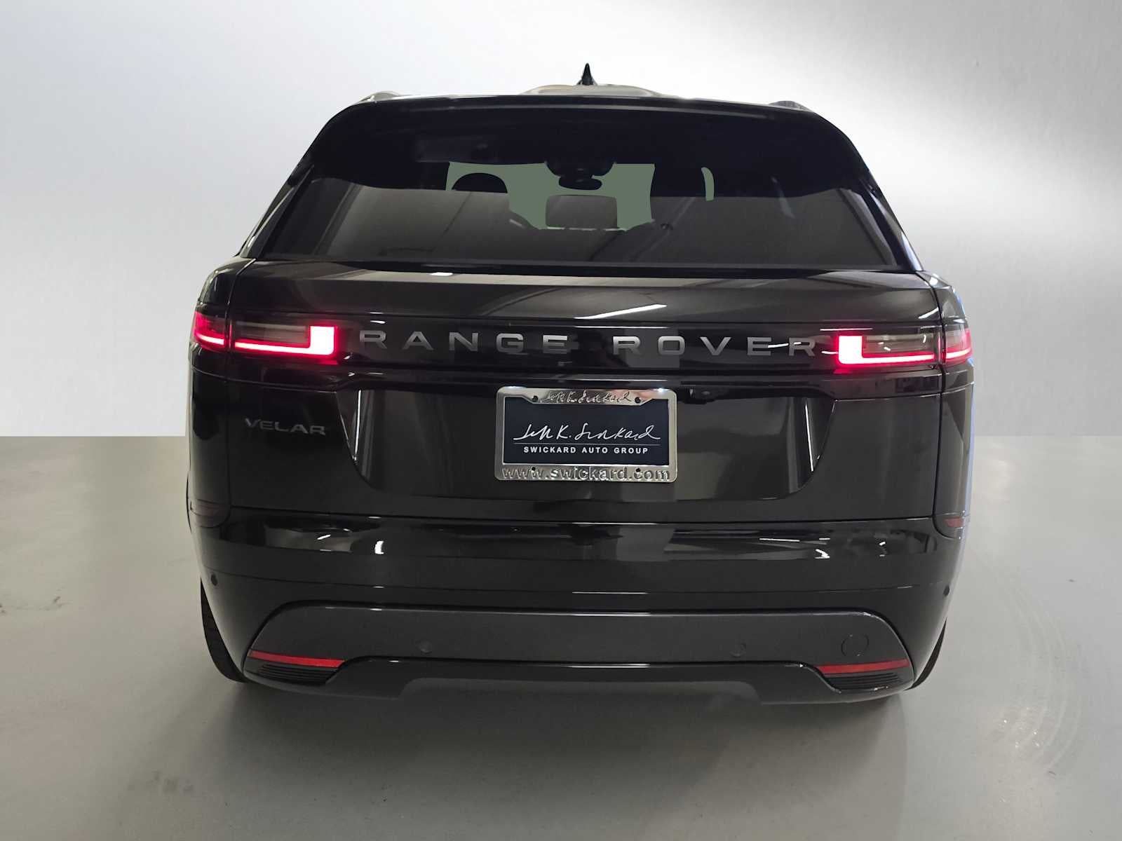 2026 Land Rover Range Rover Velar Dynamic SE