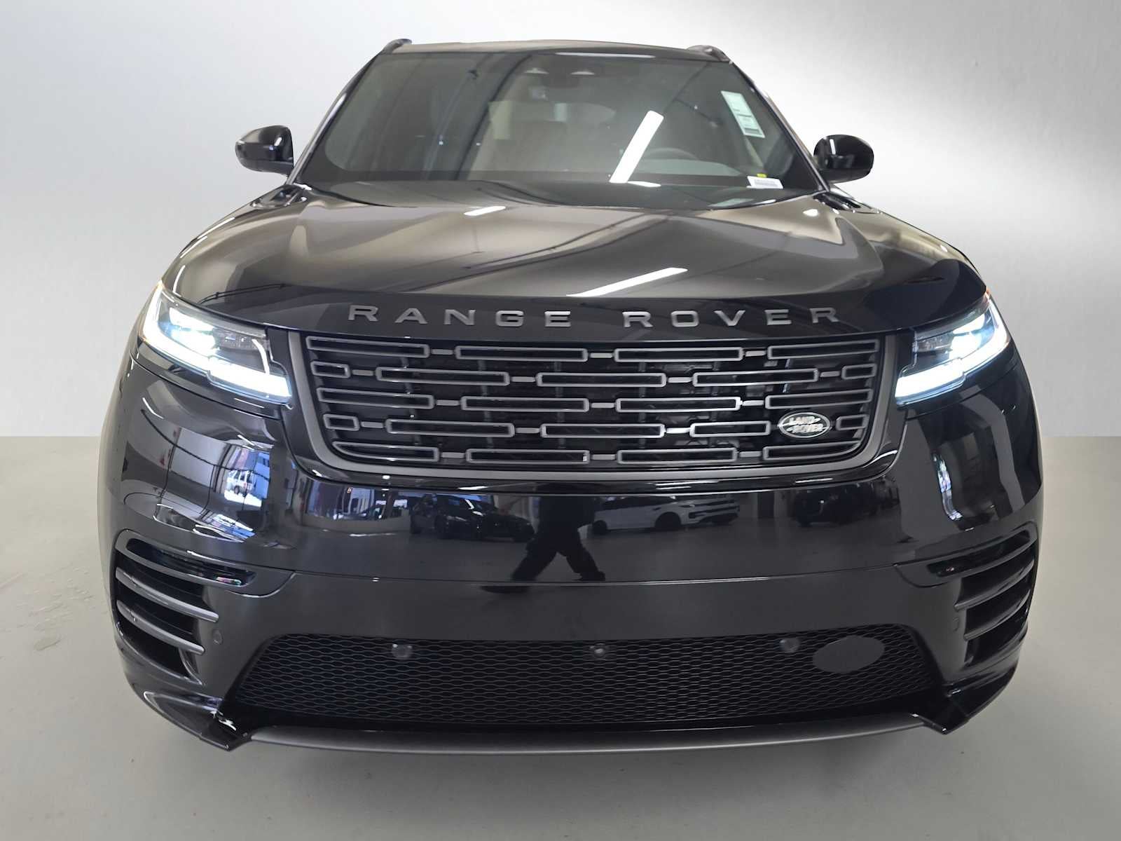 2026 Land Rover Range Rover Velar Dynamic SE