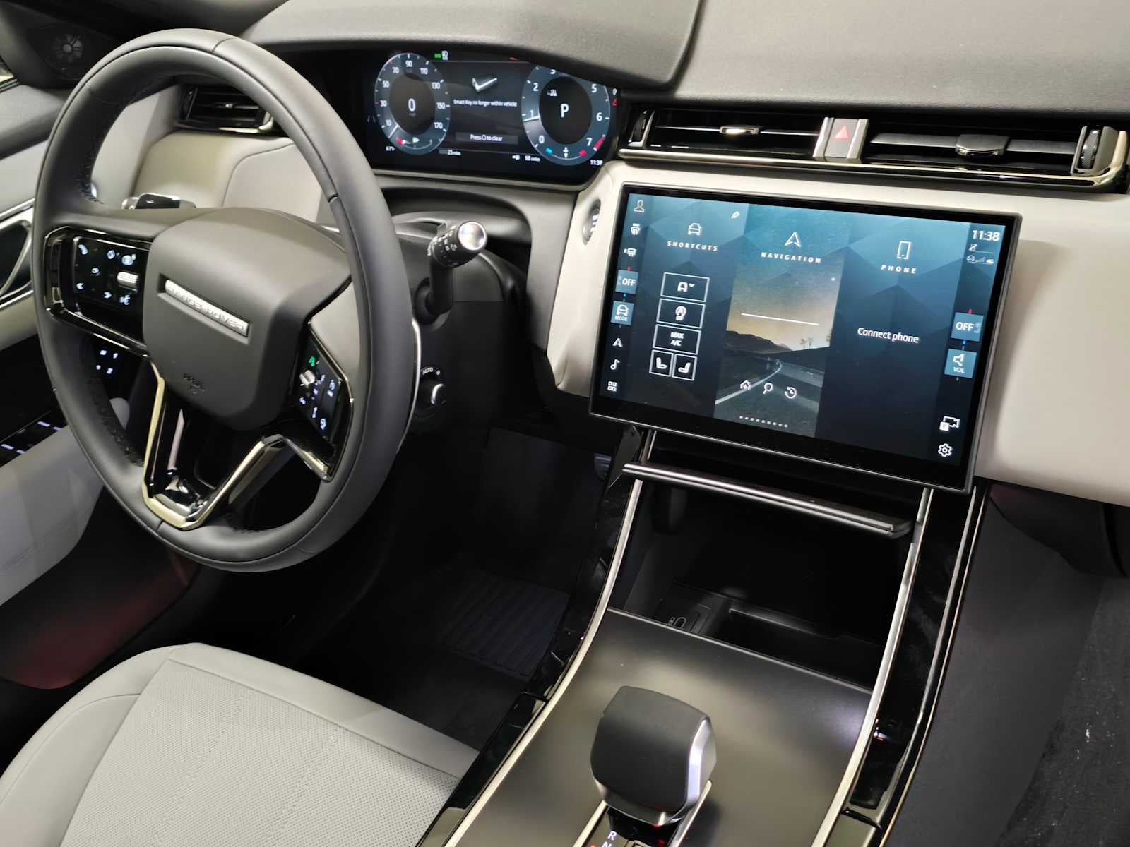 2026 Land Rover Range Rover Velar Dynamic SE