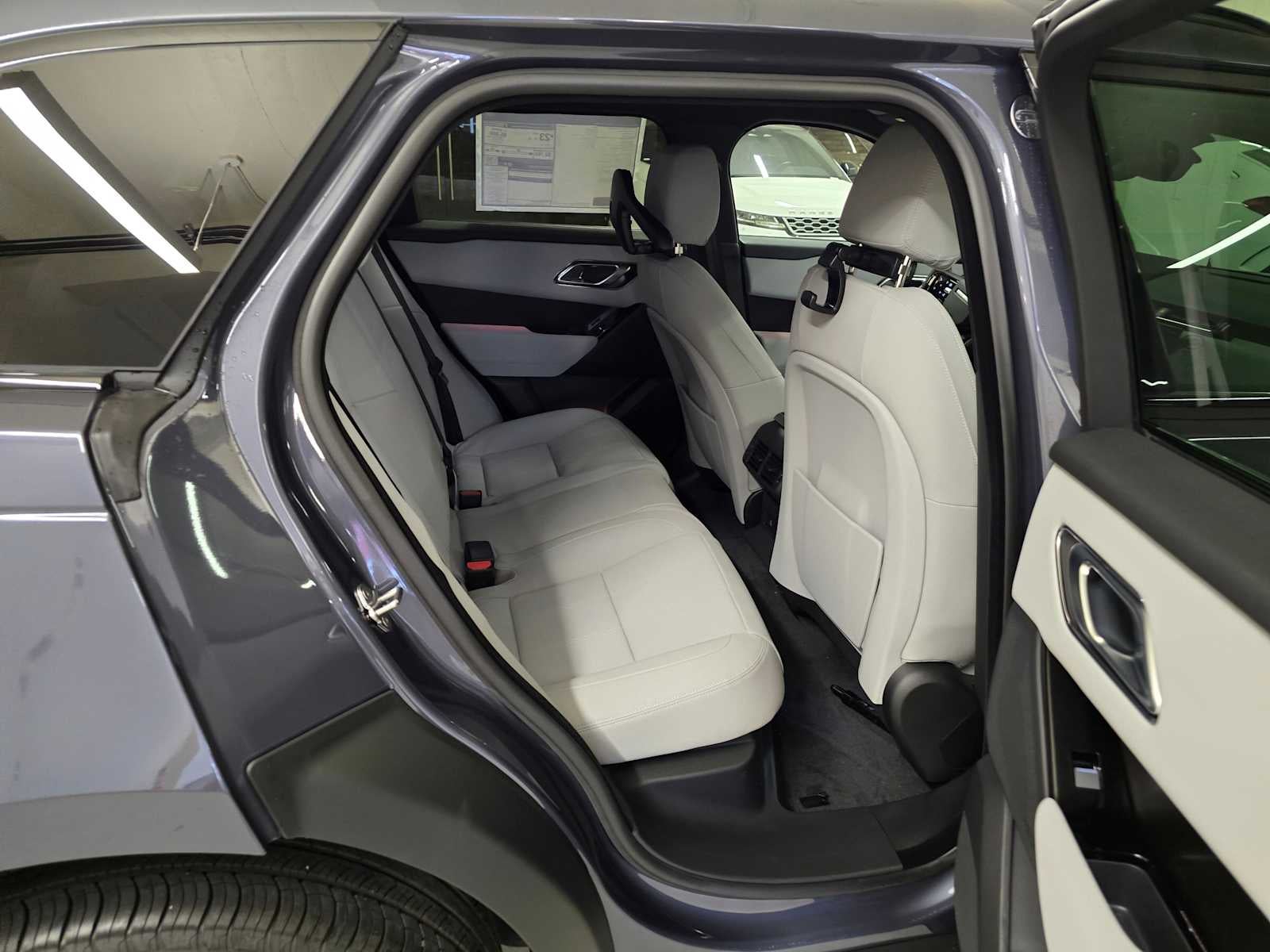 2026 Land Rover Range Rover Velar Dynamic SE