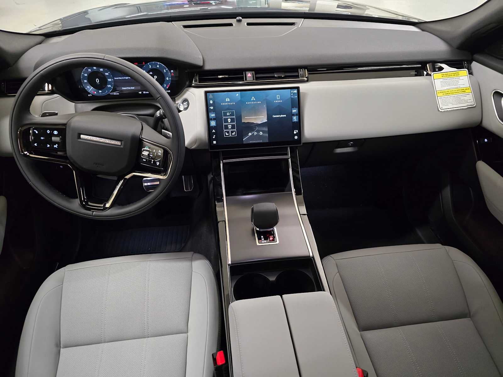 2026 Land Rover Range Rover Velar Dynamic SE
