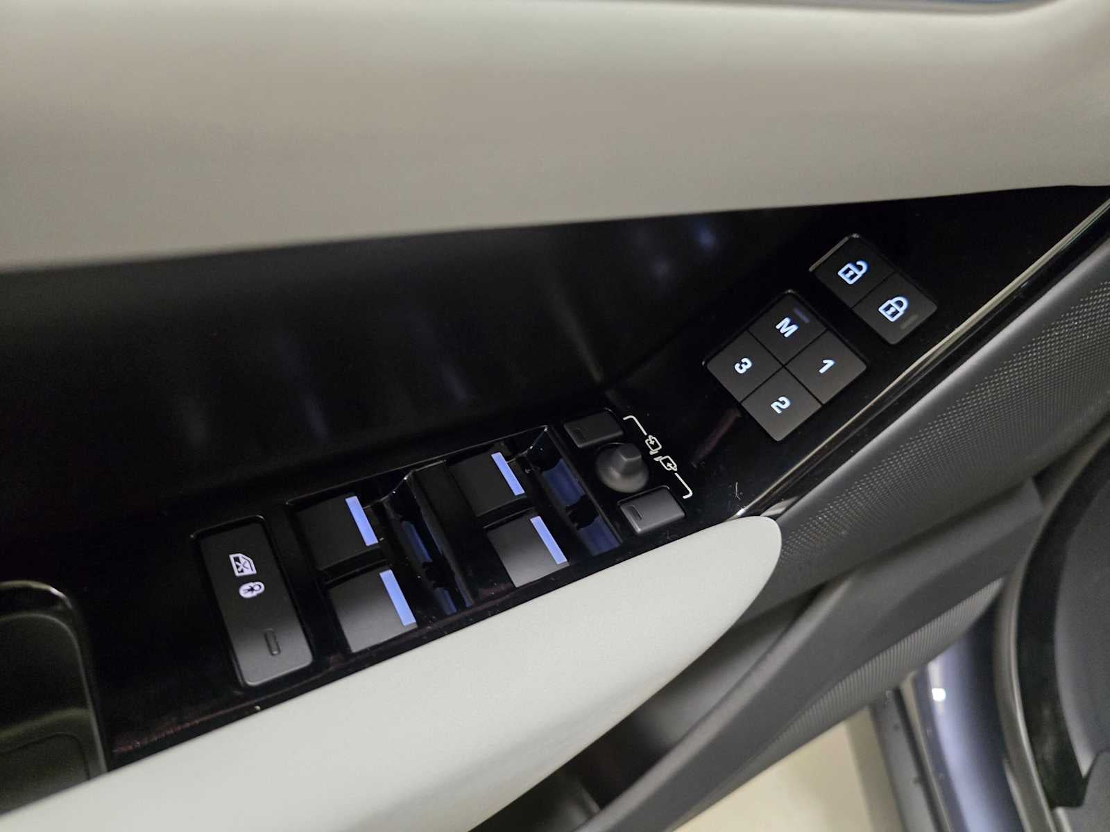 2026 Land Rover Range Rover Velar Dynamic SE