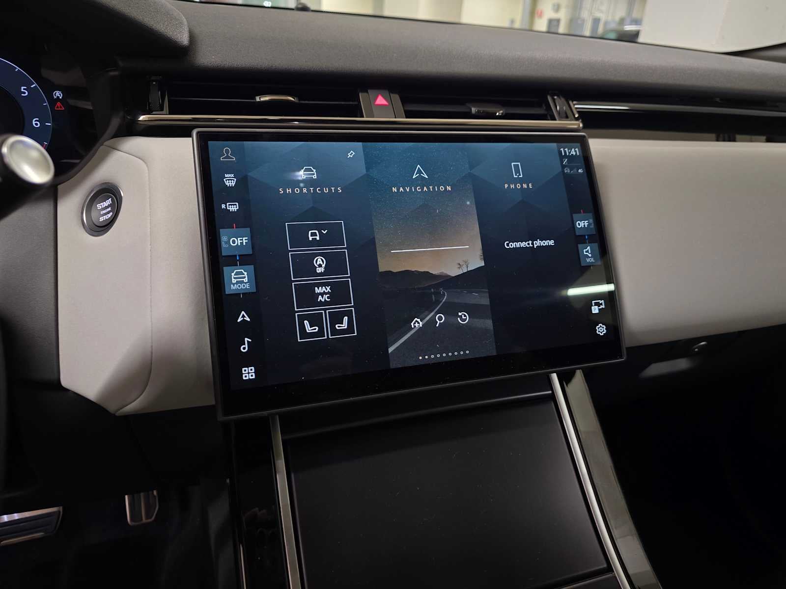 2026 Land Rover Range Rover Velar Dynamic SE