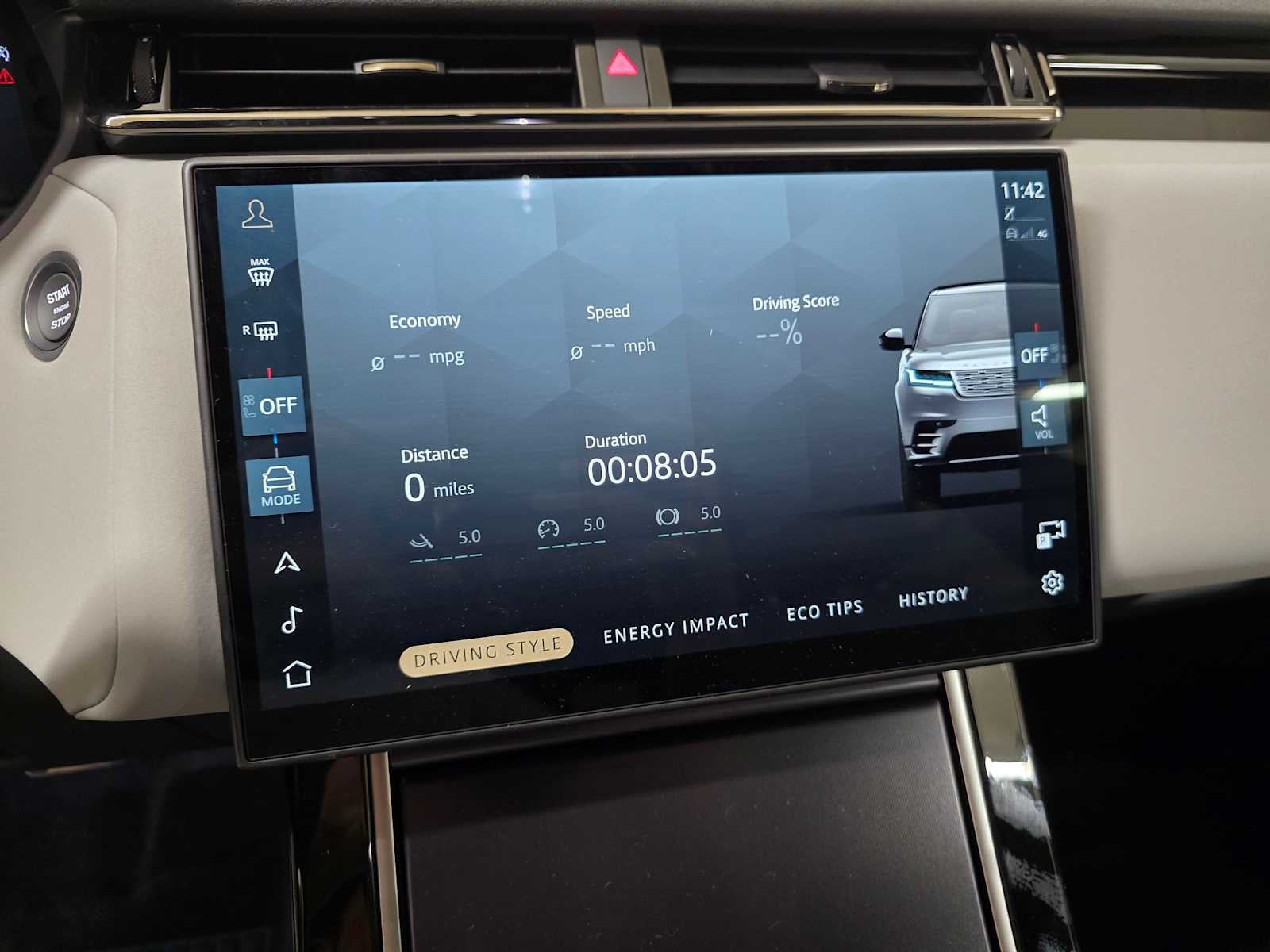 2026 Land Rover Range Rover Velar Dynamic SE