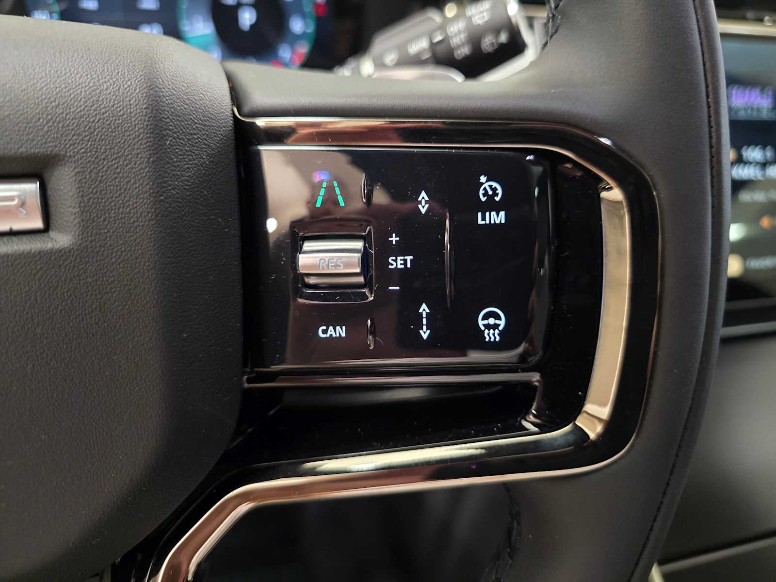 2026 Land Rover Range Rover Velar Dynamic SE