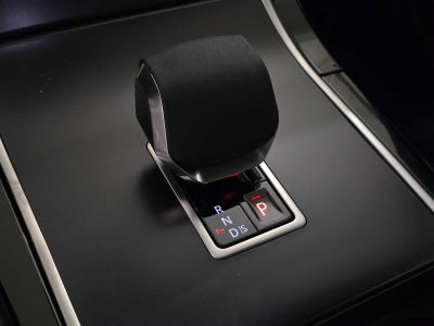 2026 Land Rover Range Rover Velar Dynamic SE