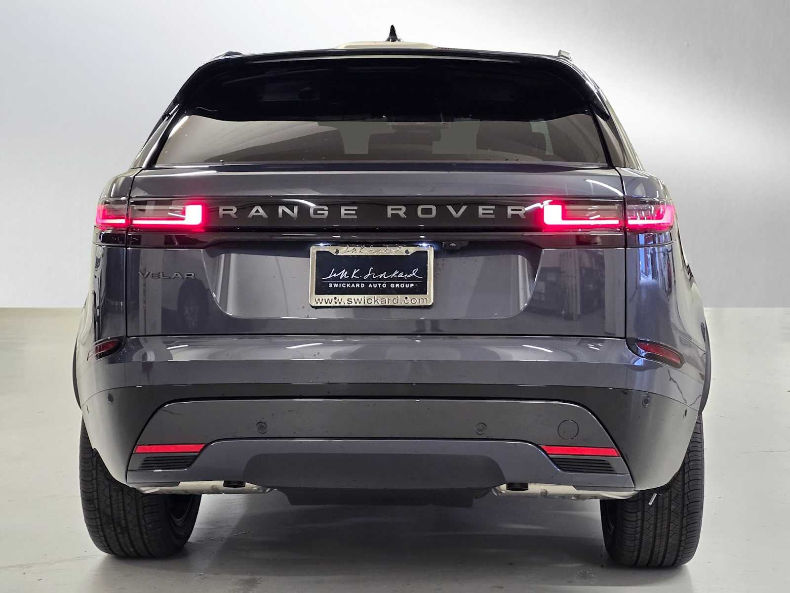 2026 Land Rover Range Rover Velar Dynamic SE
