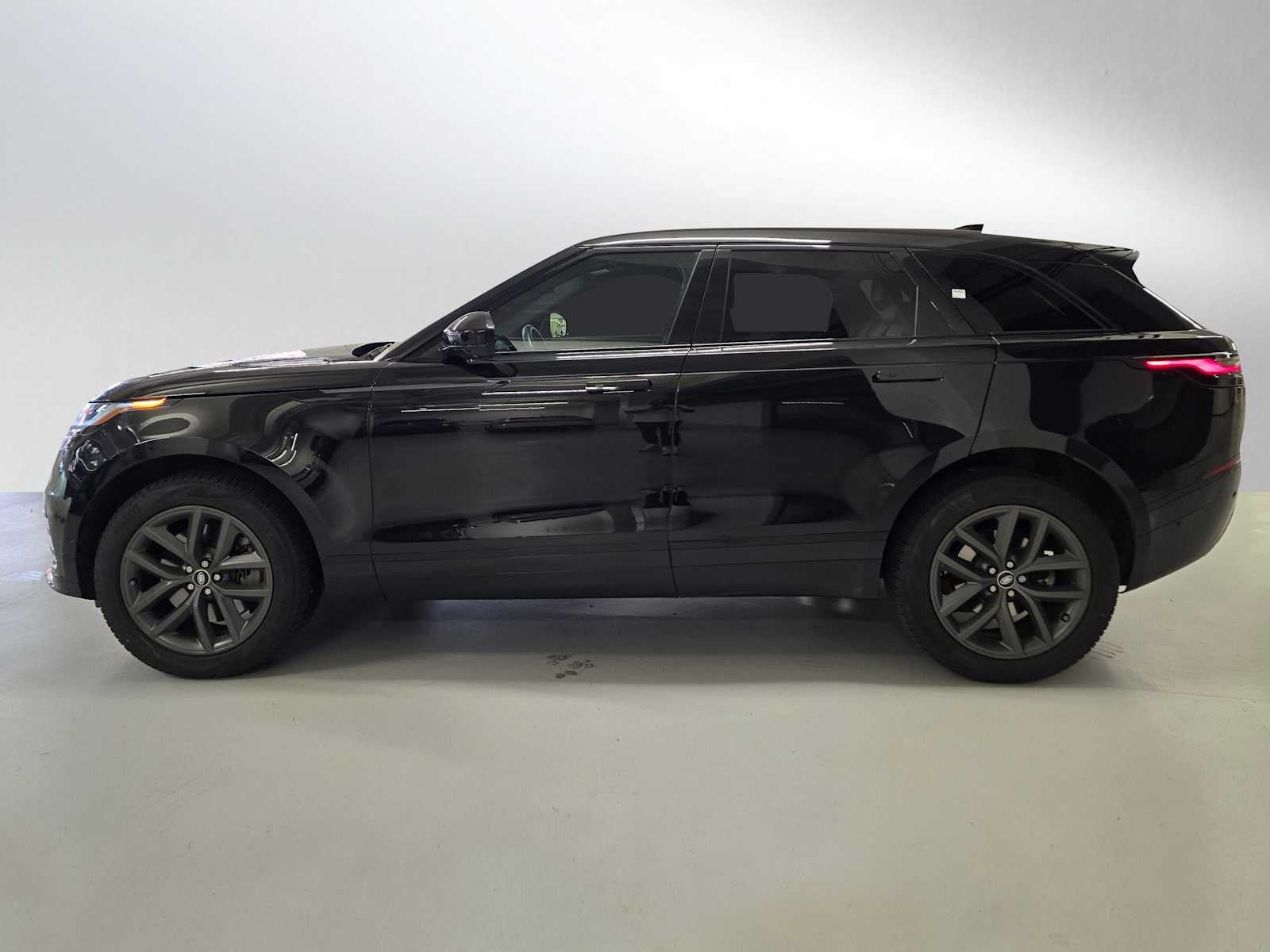 2026 Land Rover Range Rover Velar Dynamic SE