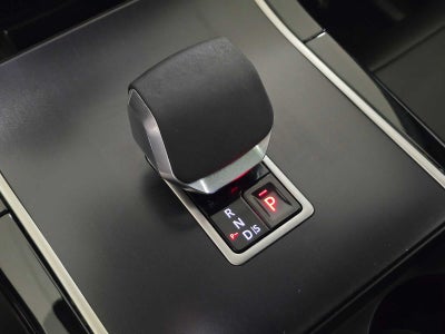 2026 Land Rover Range Rover Velar Dynamic SE