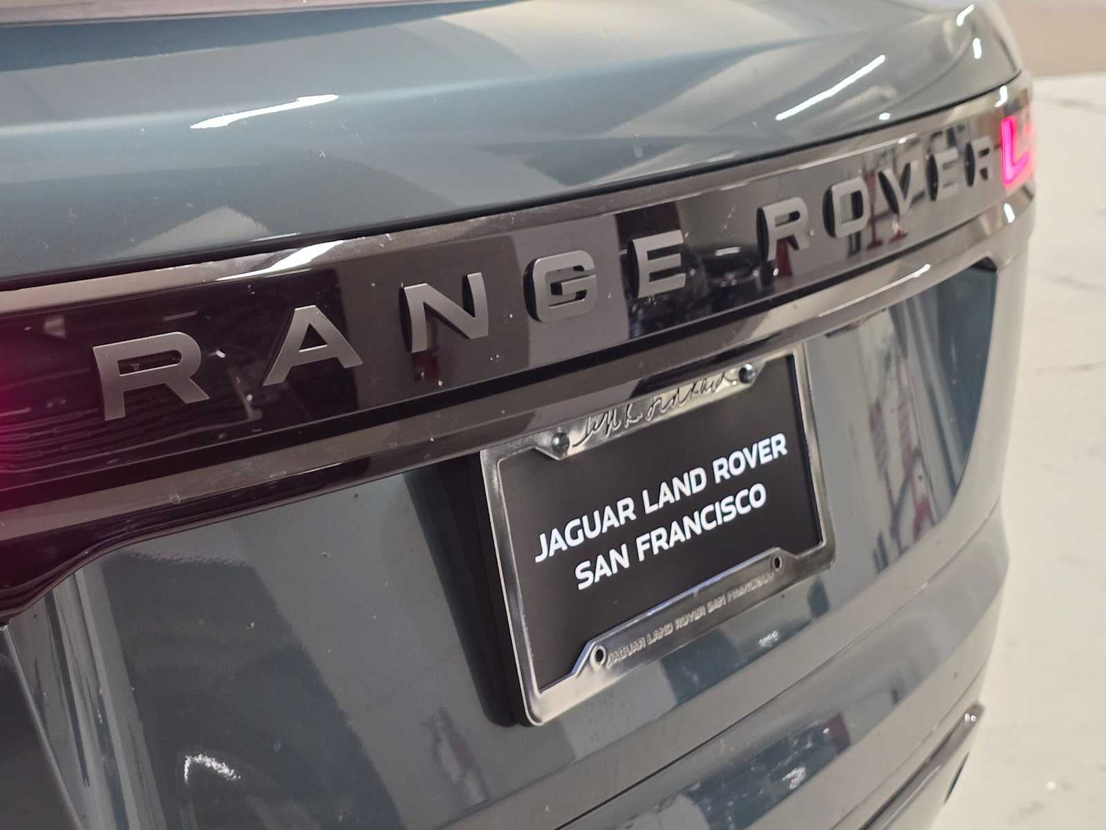 2026 Land Rover Range Rover Velar Dynamic SE