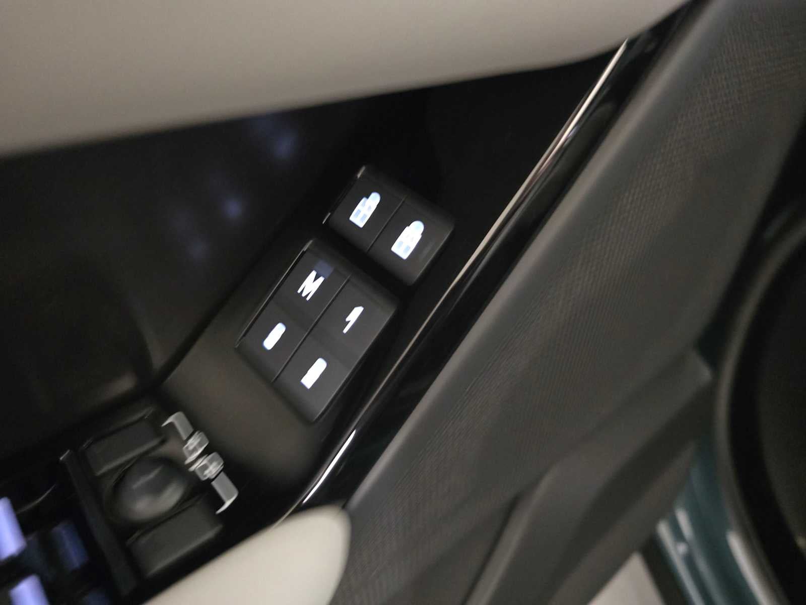 2026 Land Rover Range Rover Velar Dynamic SE