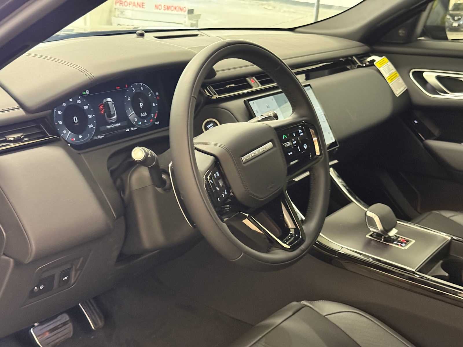 2026 Land Rover Range Rover Velar Dynamic SE