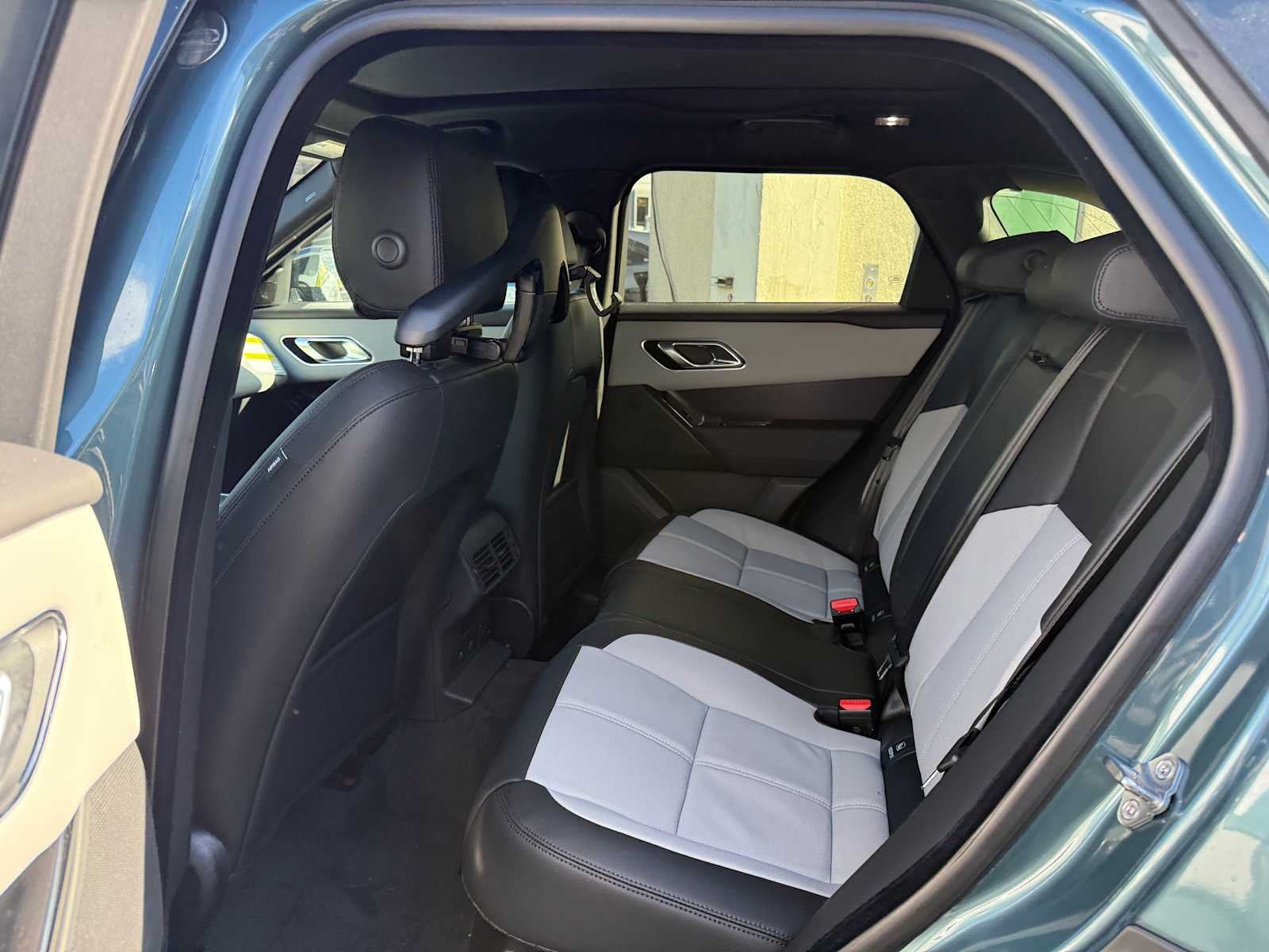 2026 Land Rover Range Rover Velar Dynamic SE