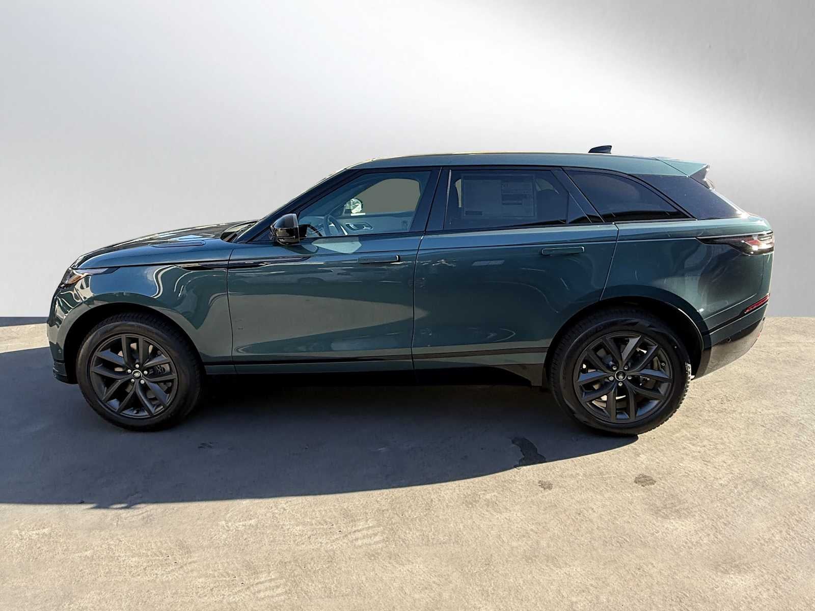 2026 Land Rover Range Rover Velar Dynamic SE