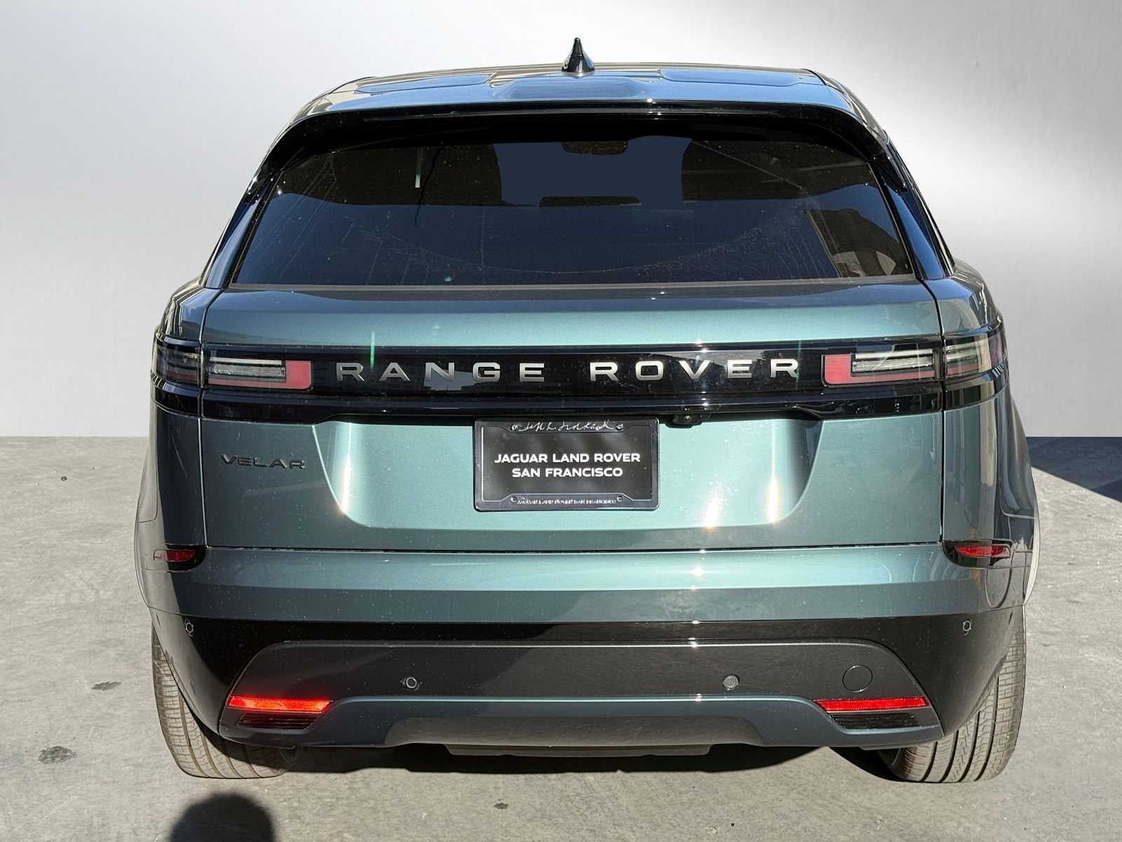 2026 Land Rover Range Rover Velar Dynamic SE
